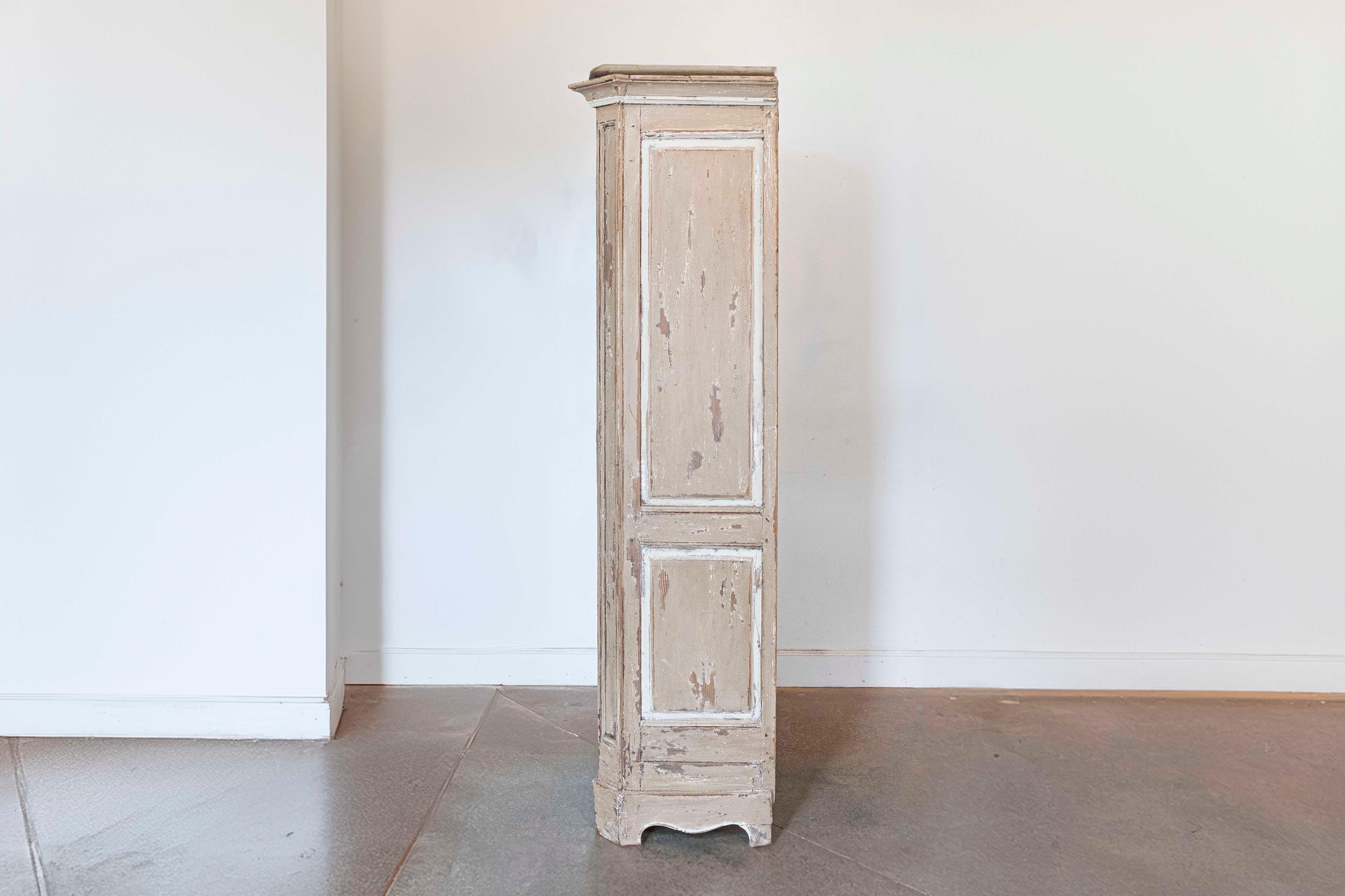 19th Century French Painted Vitrine Cabinet with Bonnet Top and Glass Door For Sale 4