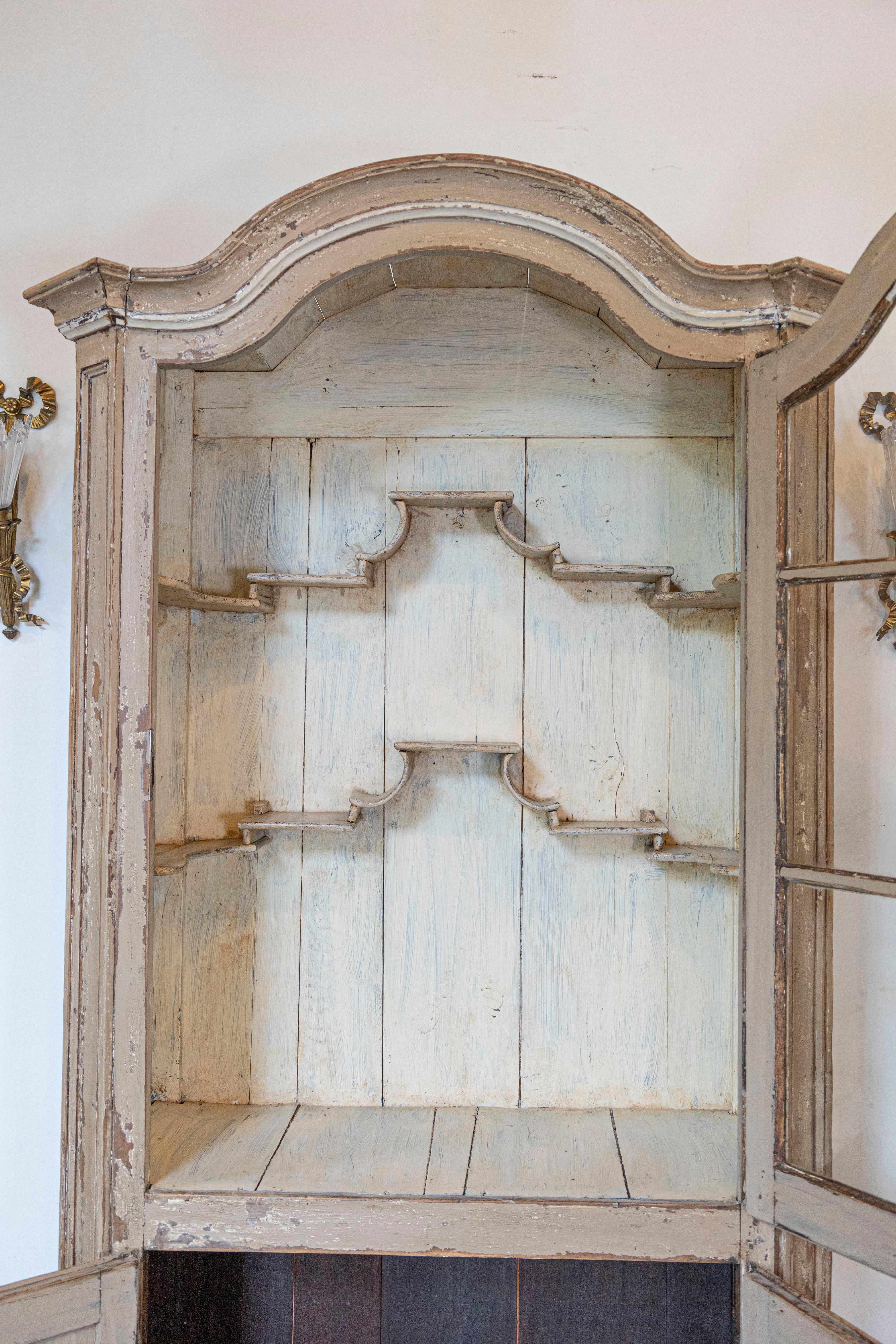 19th Century French Painted Vitrine Cabinet with Bonnet Top and Glass Door In Good Condition For Sale In Atlanta, GA