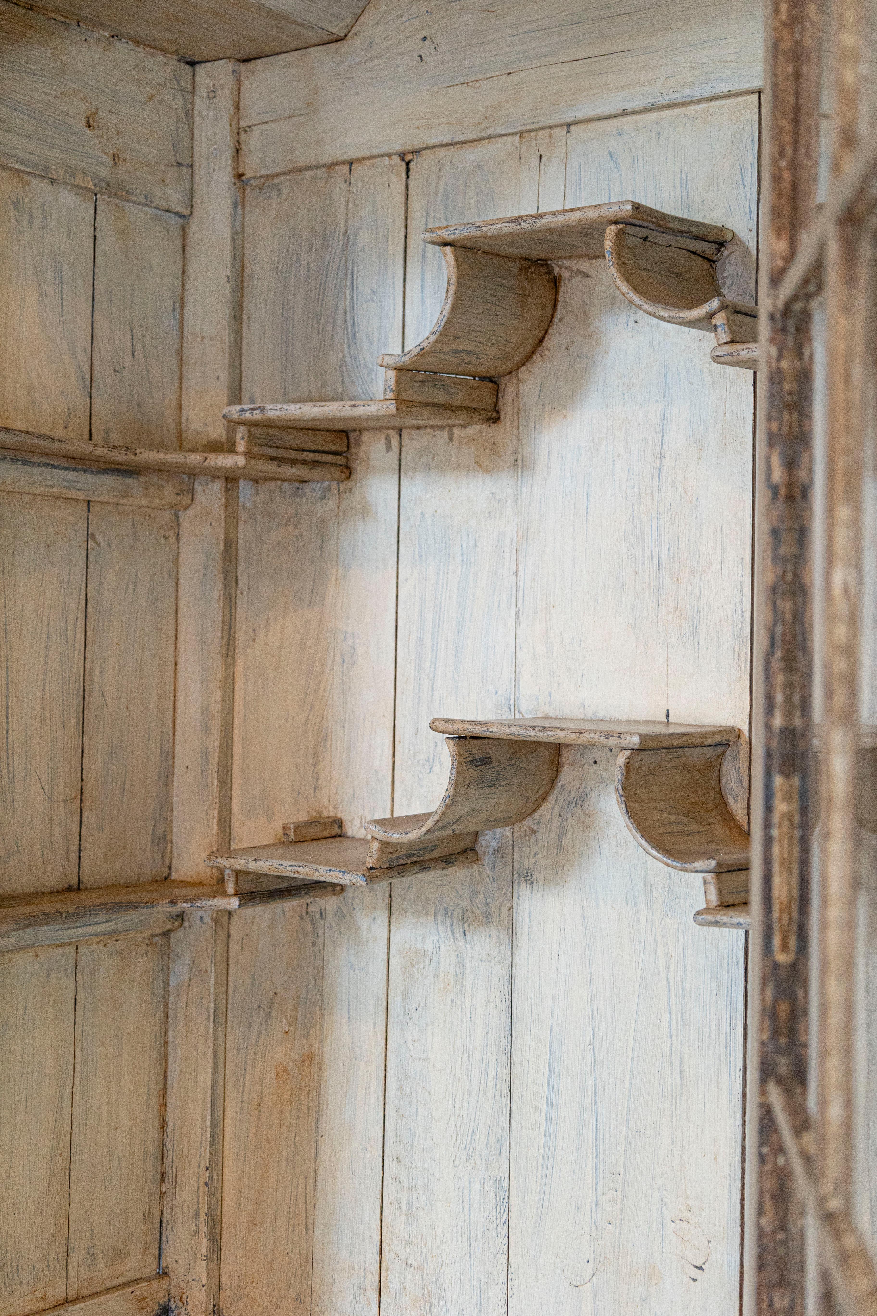19th Century French Painted Vitrine Cabinet with Bonnet Top and Glass Door For Sale 1
