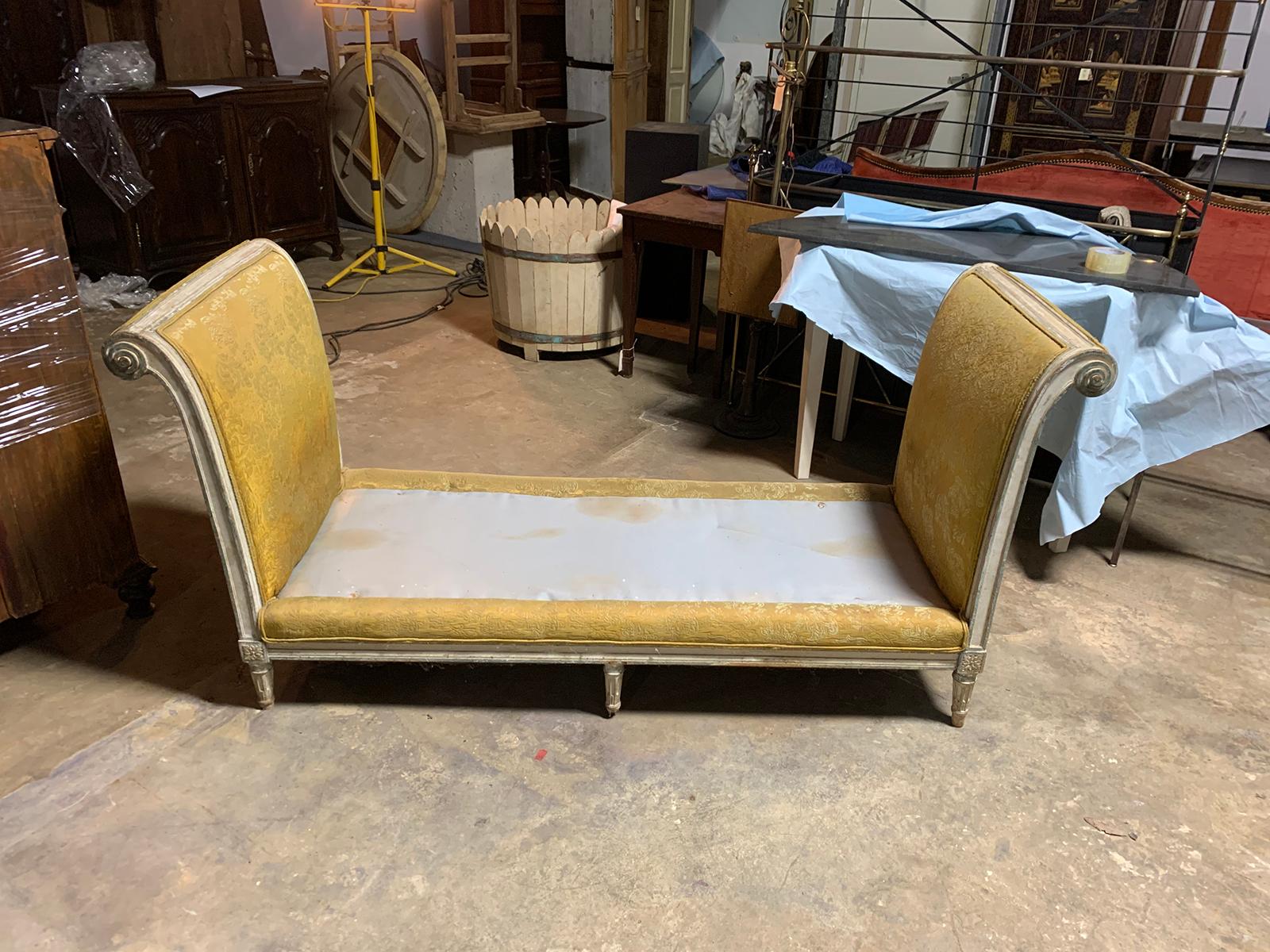 19th Century French Painted Window Bench with Silk Yellow Upholstery im Angebot 7