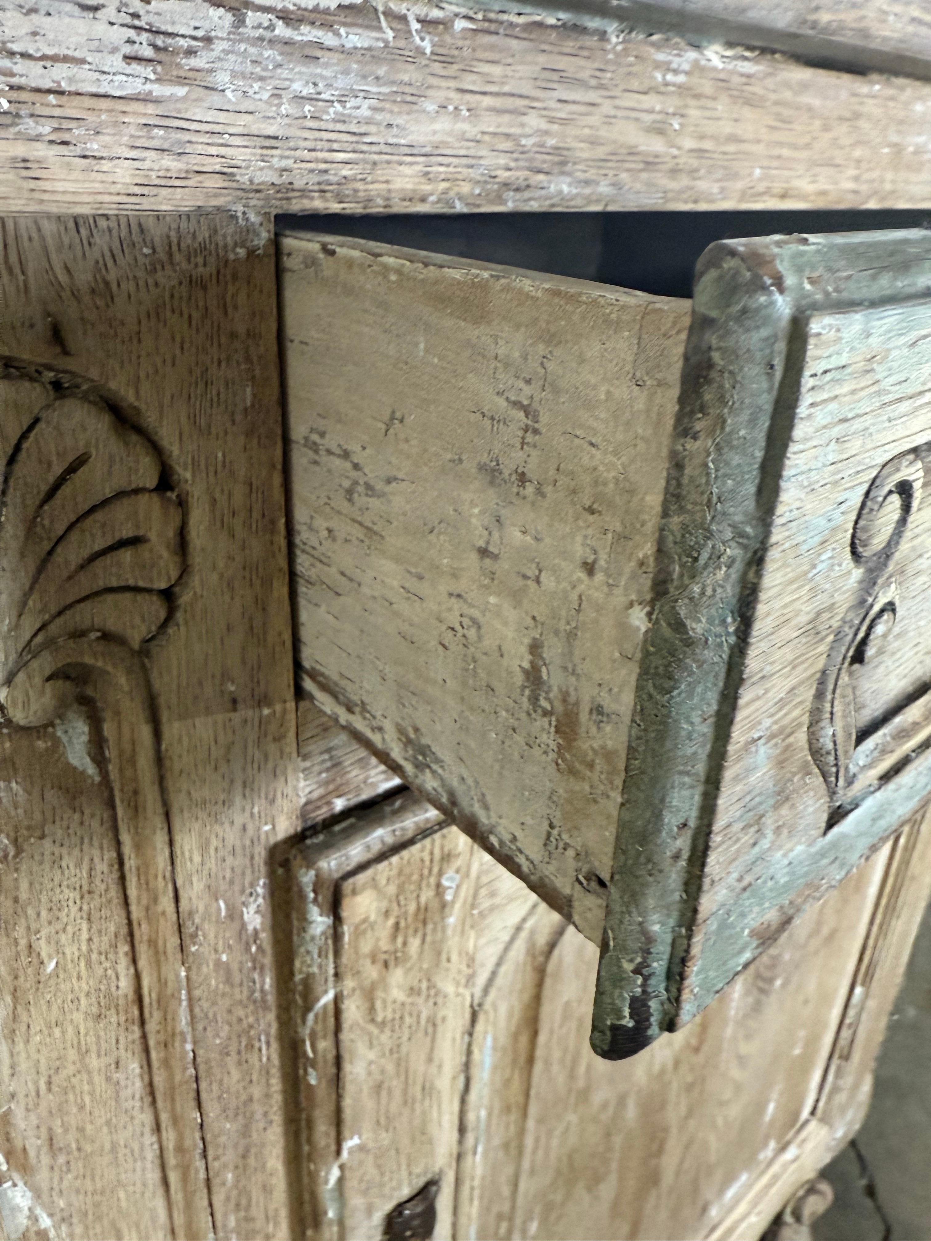 Französisches Gemälde-Sideboard aus dem 19. Jahrhundert (Holz) im Angebot