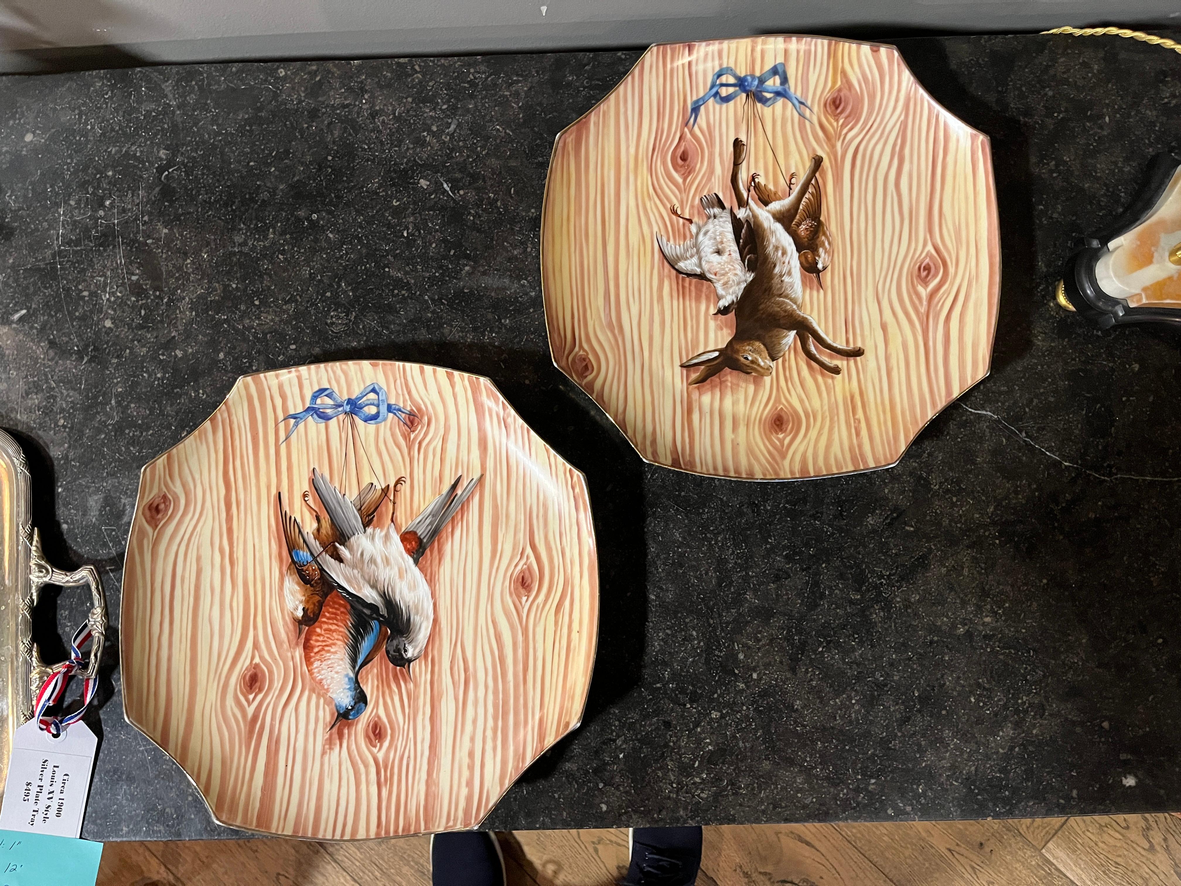 Trofeo di caccia in porcellana Faux Boi a coppie del XIX secolo 
Bellissima coppia acquistata in Francia. Usura appropriata all'età, vedi foto dettagliate o scrivici per qualsiasi domanda. 