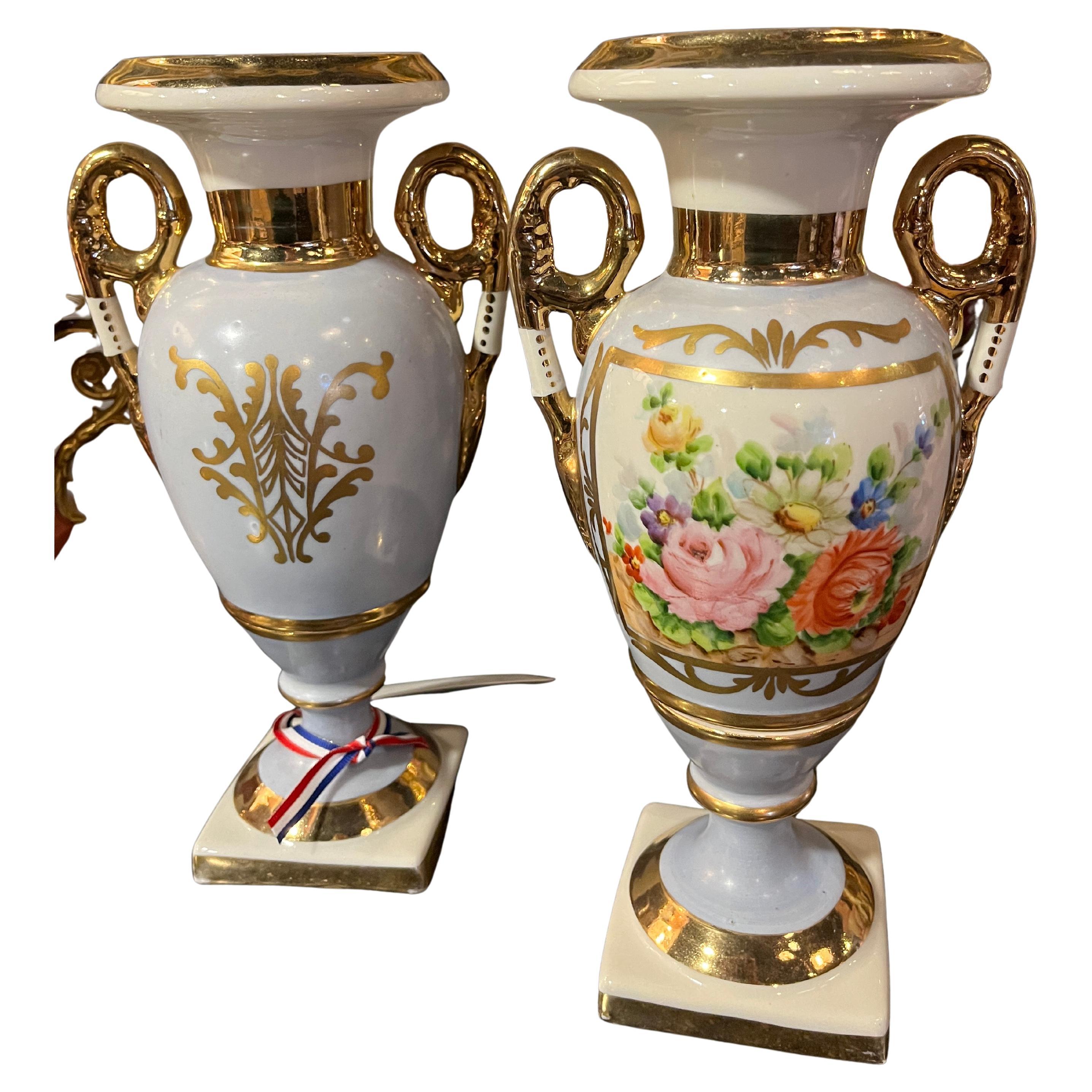 Coppia di vasi in porcellana francese del XIX secolo Napoleone III Parigi
