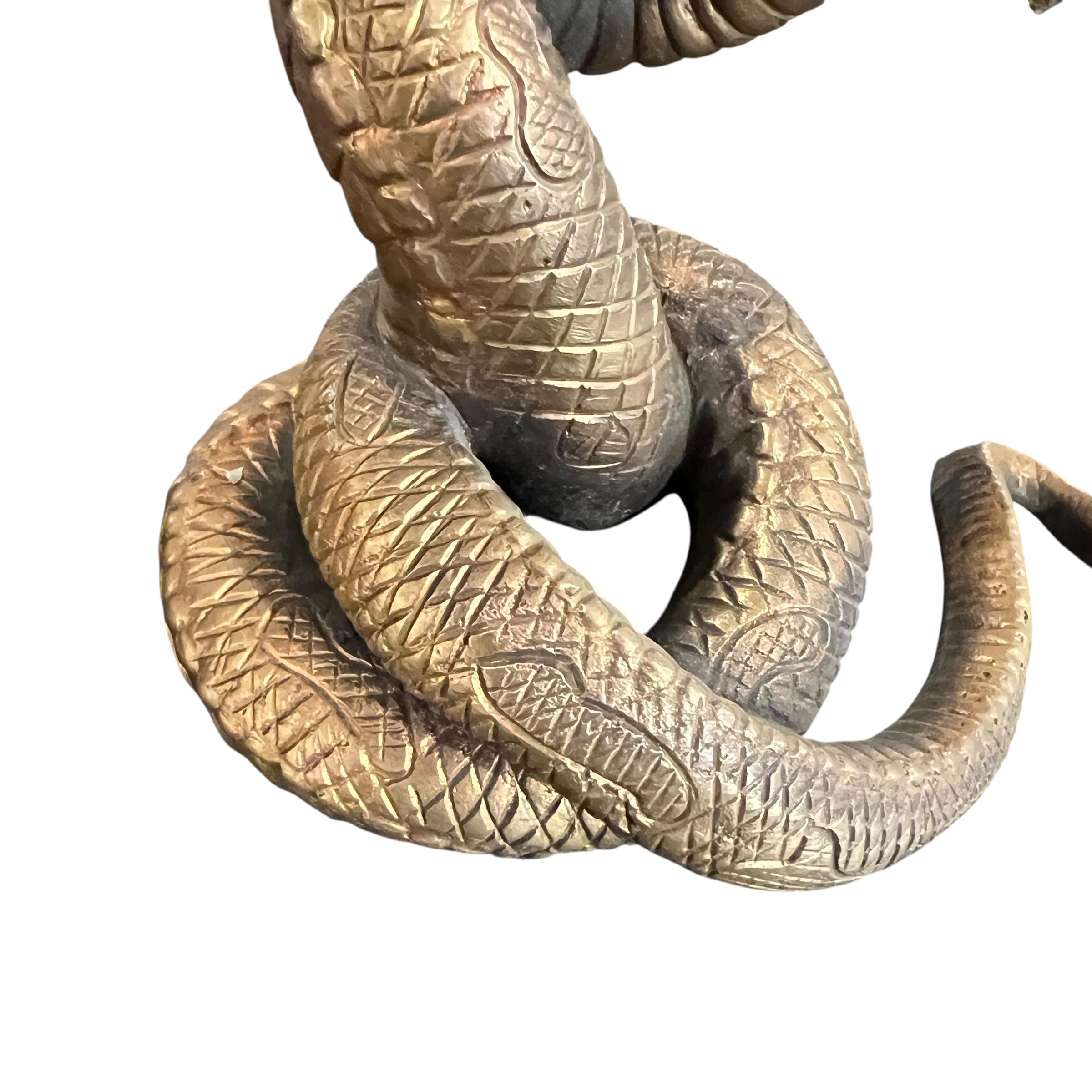 Paire de chandeliers serpents en bronze antique du 19ème siècle français en vente 1