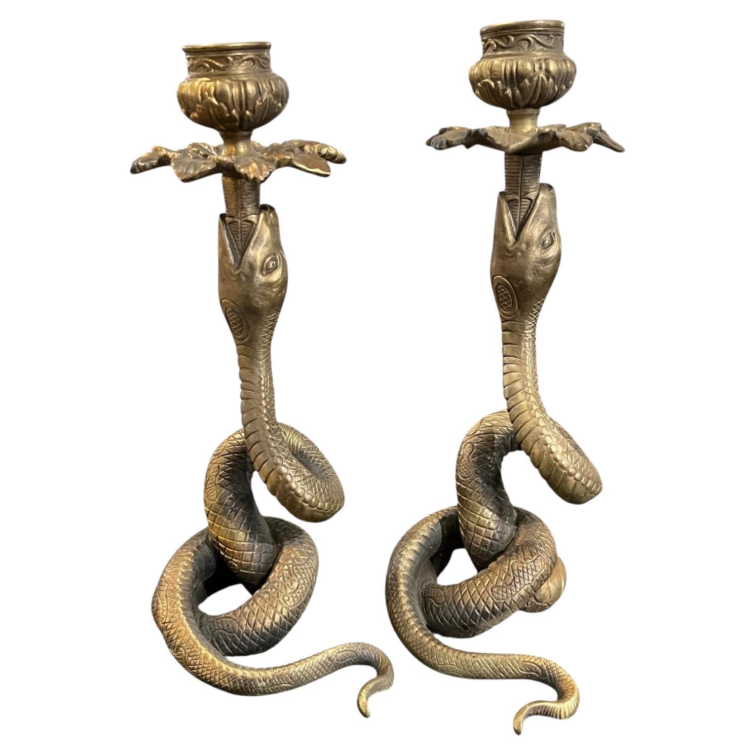 Paire de chandeliers serpents en bronze antique du 19ème siècle français en vente