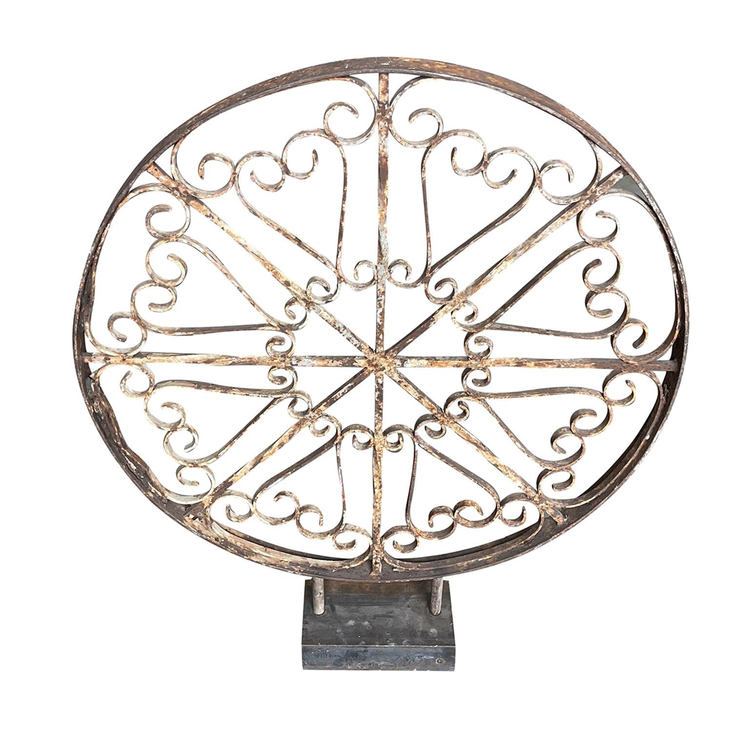 19th Century French Pair of Antique Forged Iron Garden Ornaments For Sale 2