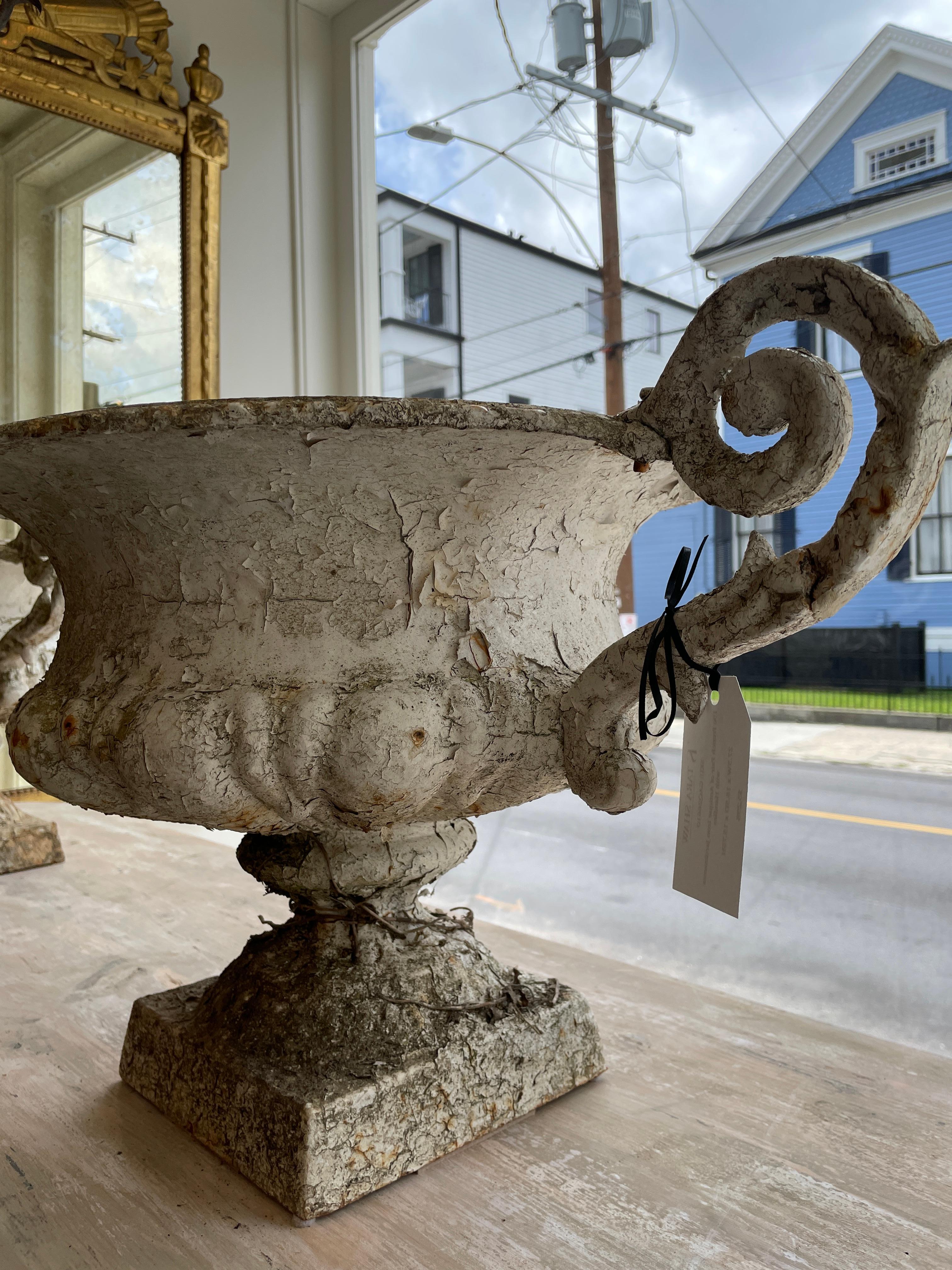 Paire de Jardinières en fer Antique French du 19ème siècle avec poignées en vente 2