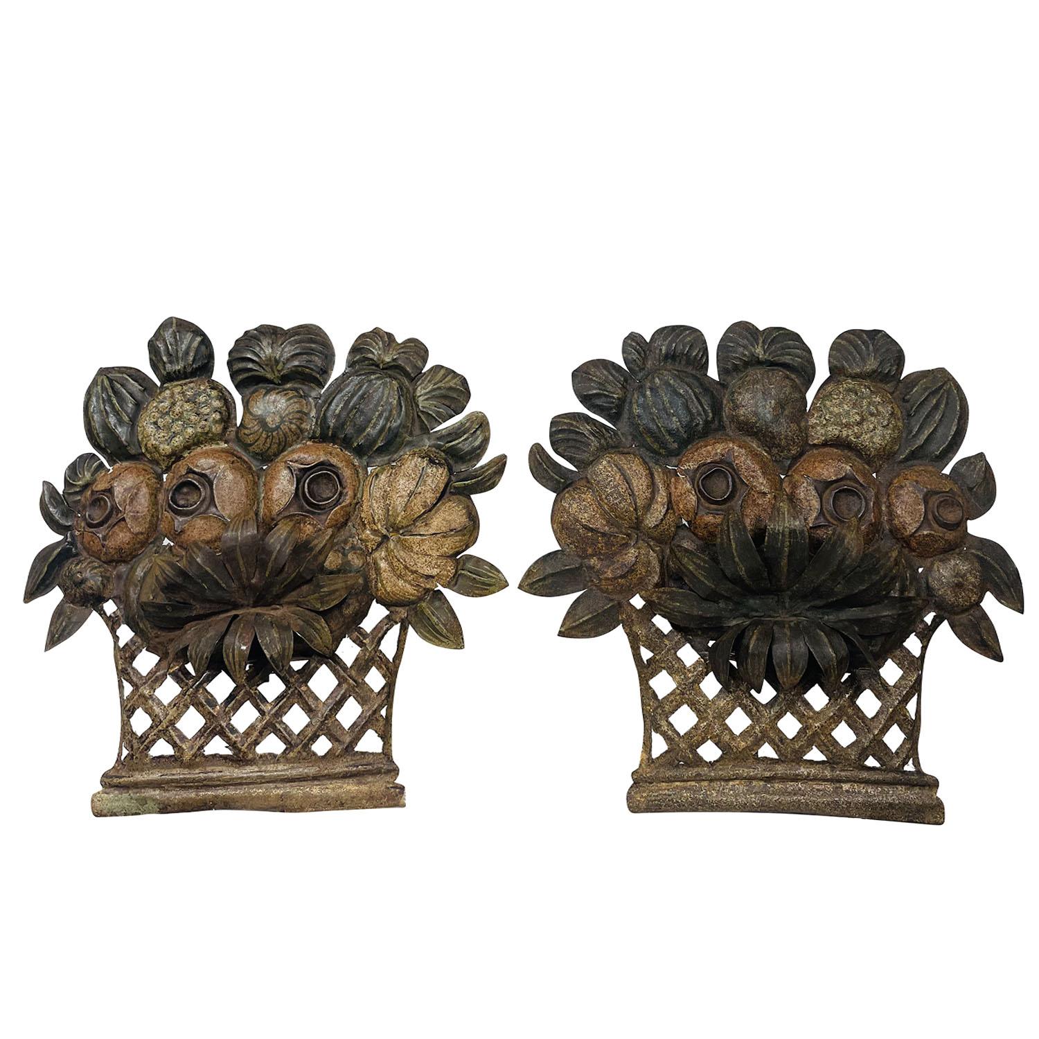 Fatto a mano Coppia di applique in metallo antico del 19° secolo - Applique rustiche in vendita
