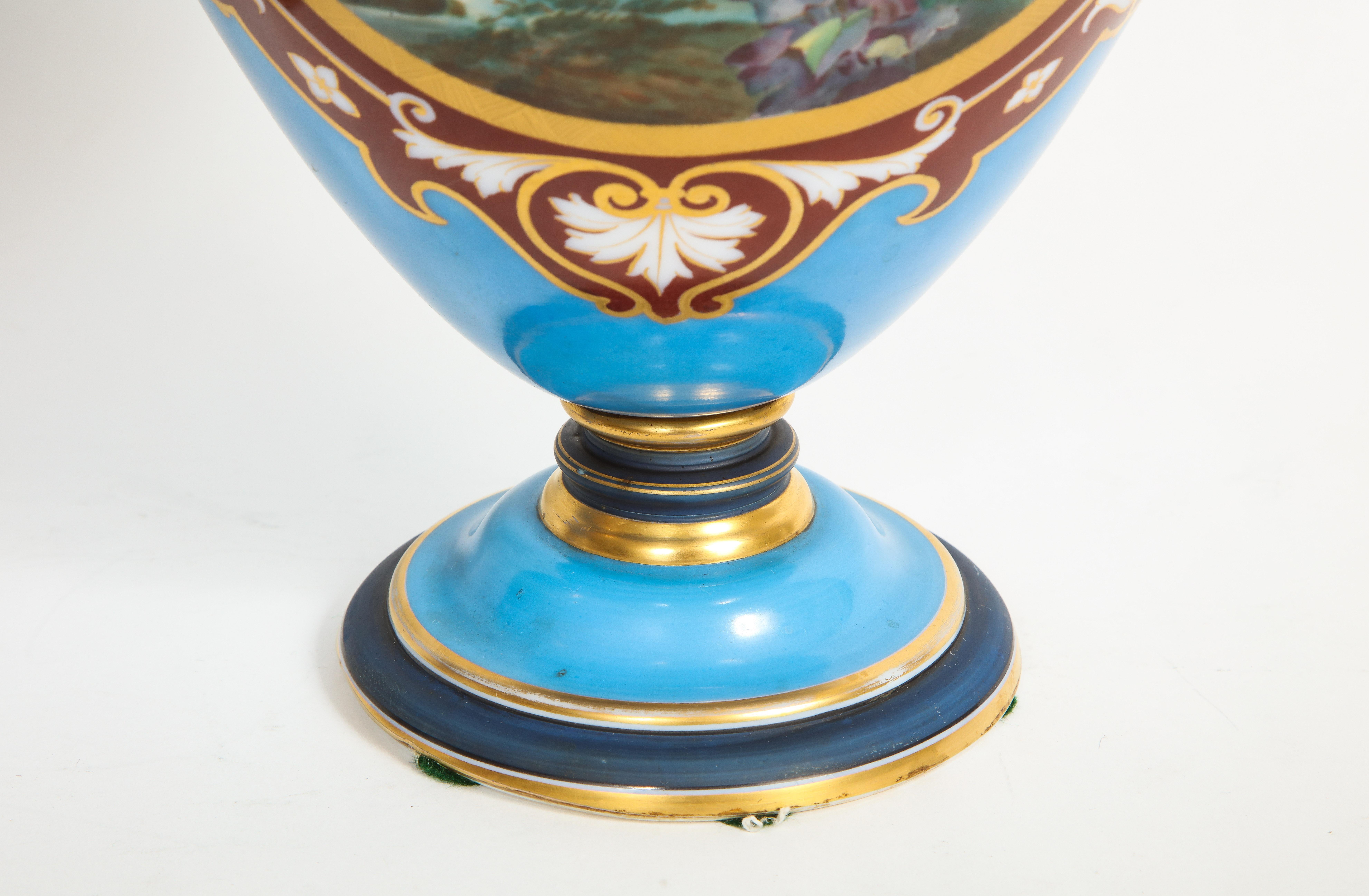 Paire de vases français du 19ème siècle en opaline émaillée de Baccarat représentant des scènes de chasse en vente 11