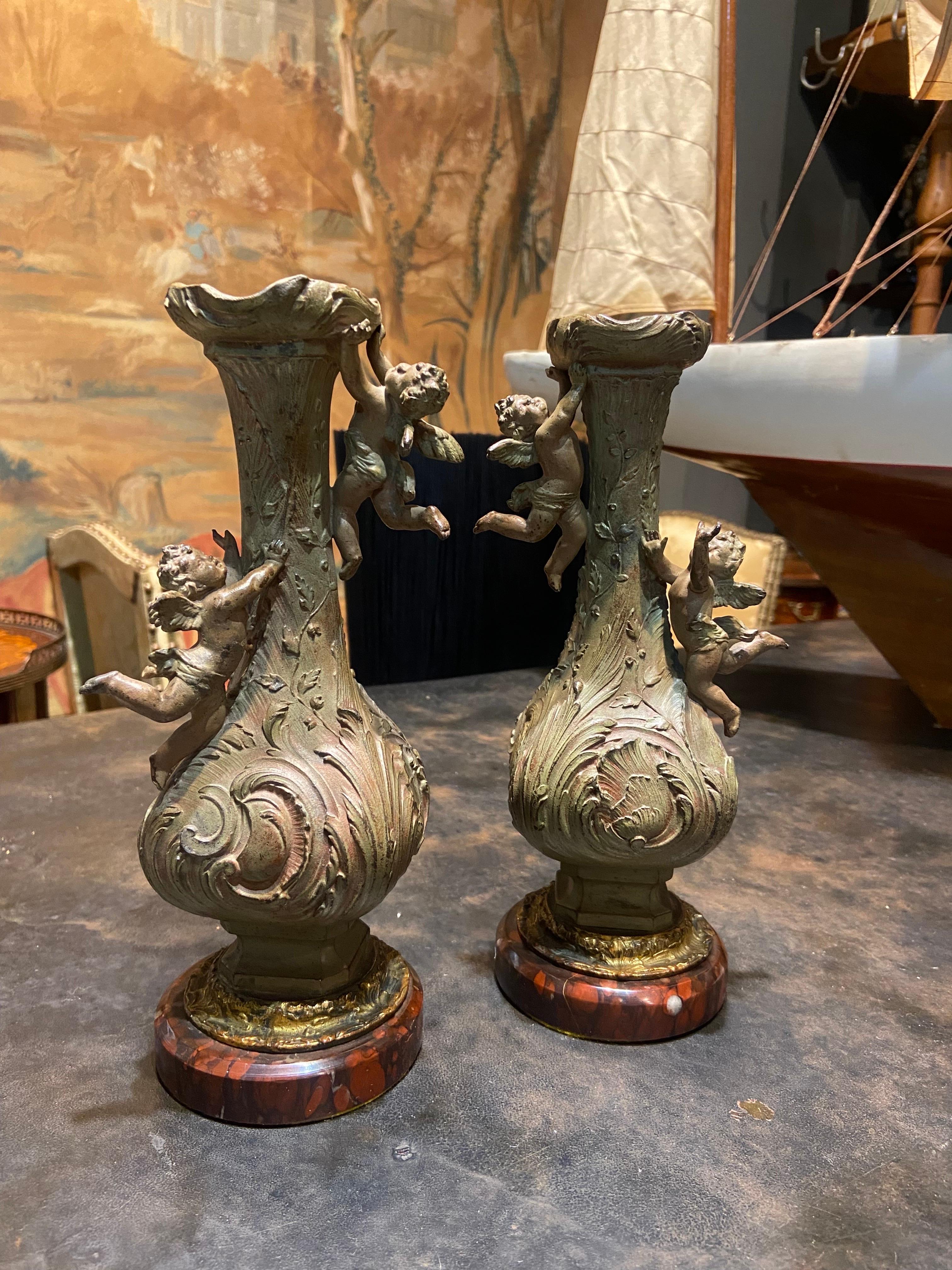 19th Century French Pair of Bronze Asymmetrical Vases Decorated with Angels For Sale 2