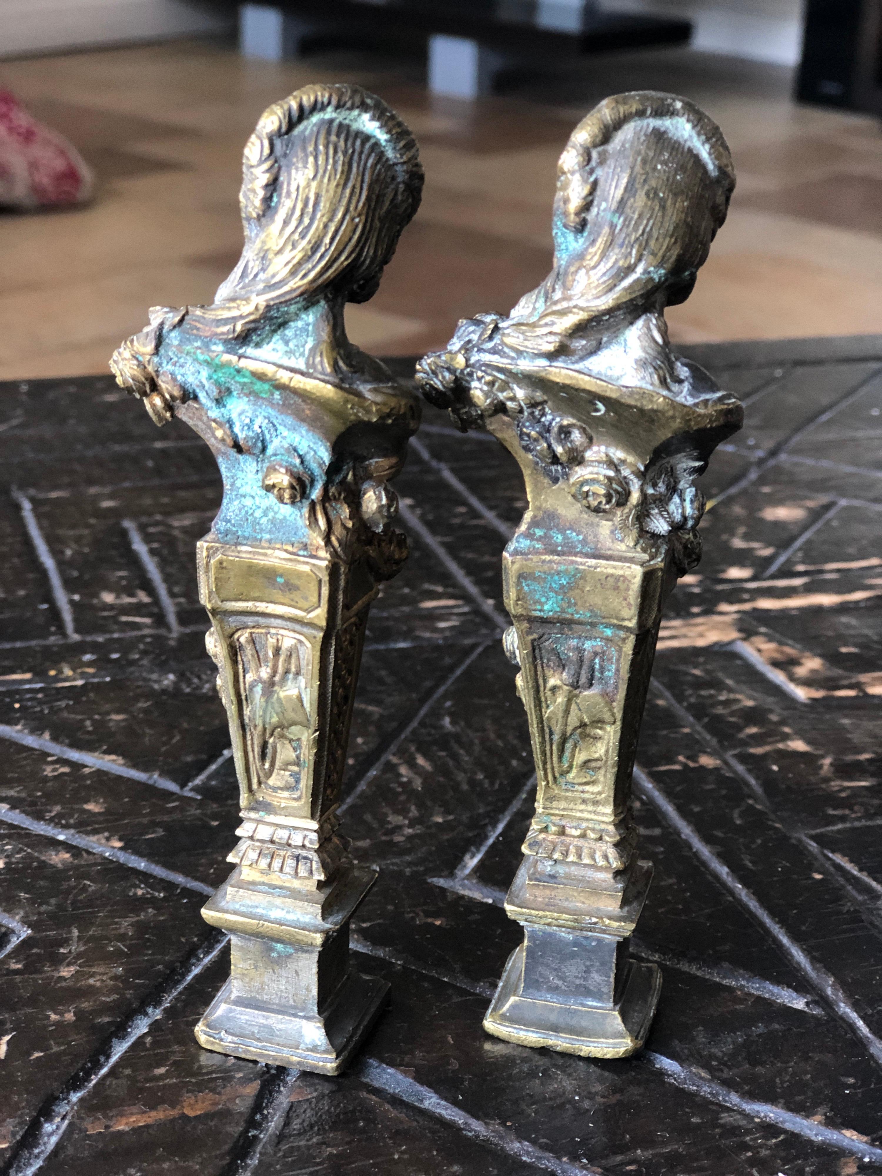 19th Century French Pair of Bronze Cachets Depicting Female Figures In Good Condition For Sale In Sofia, BG