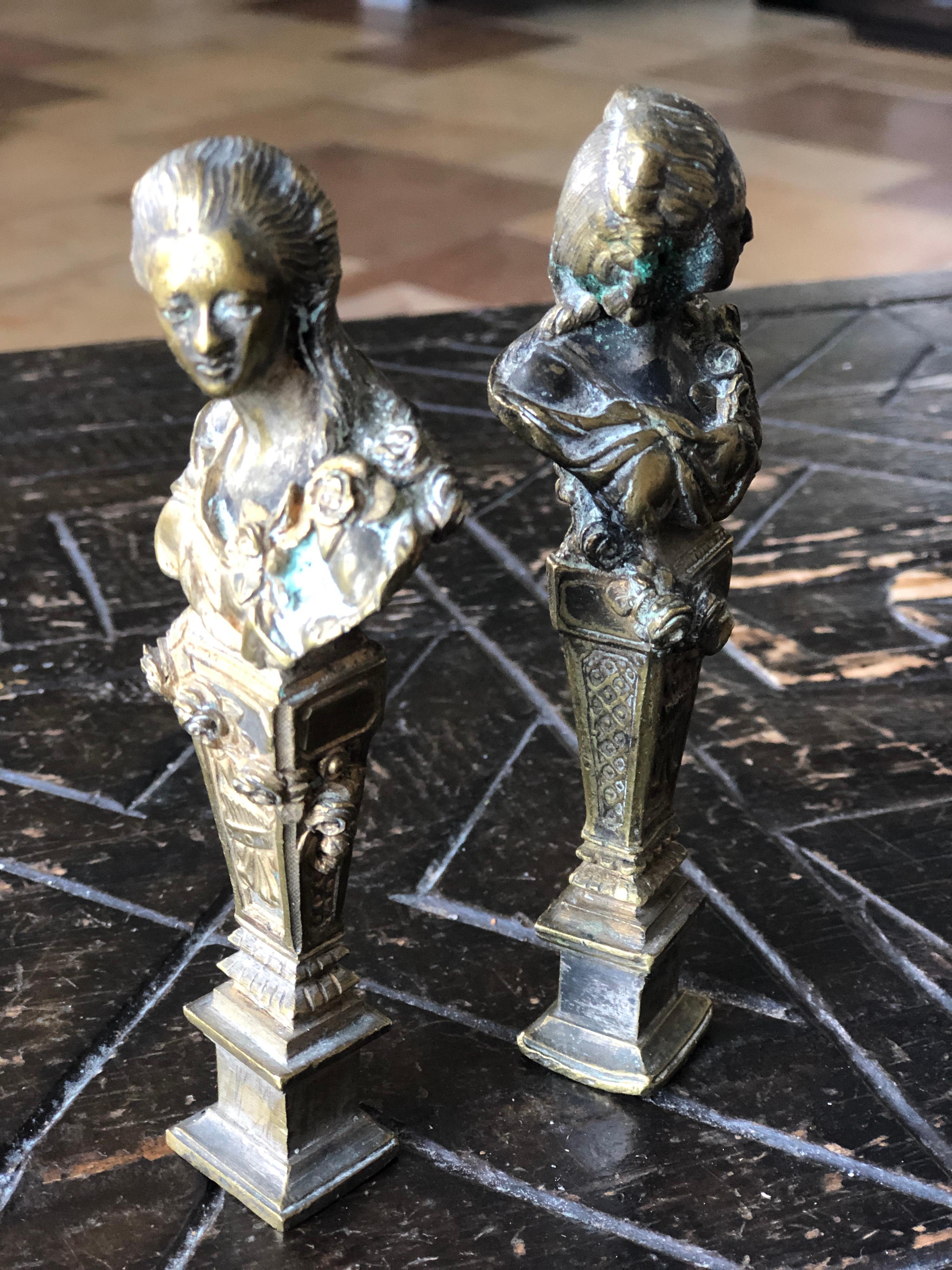 19th Century French Pair of Bronze Cachets Depicting Female Figures For Sale 3