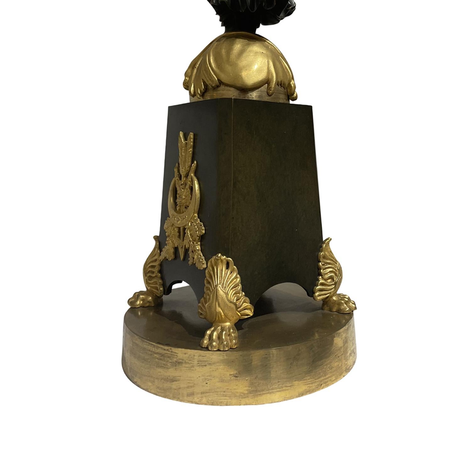 Paire de girandoles françaises en bronze du 19ème siècle attribuées à Friedrich Bergenfeld en vente 6