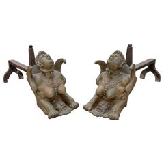 Pareja francesa del siglo XIX de morillos de bronce de personajes alados