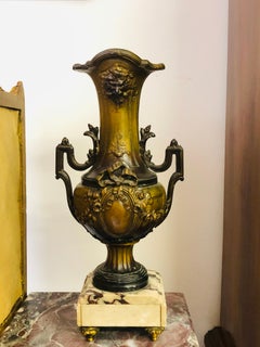 Französische Bronzevasen des 19. Jahrhunderts mit brauner Patina auf Marmorsockel, 19. Jahrhundert
