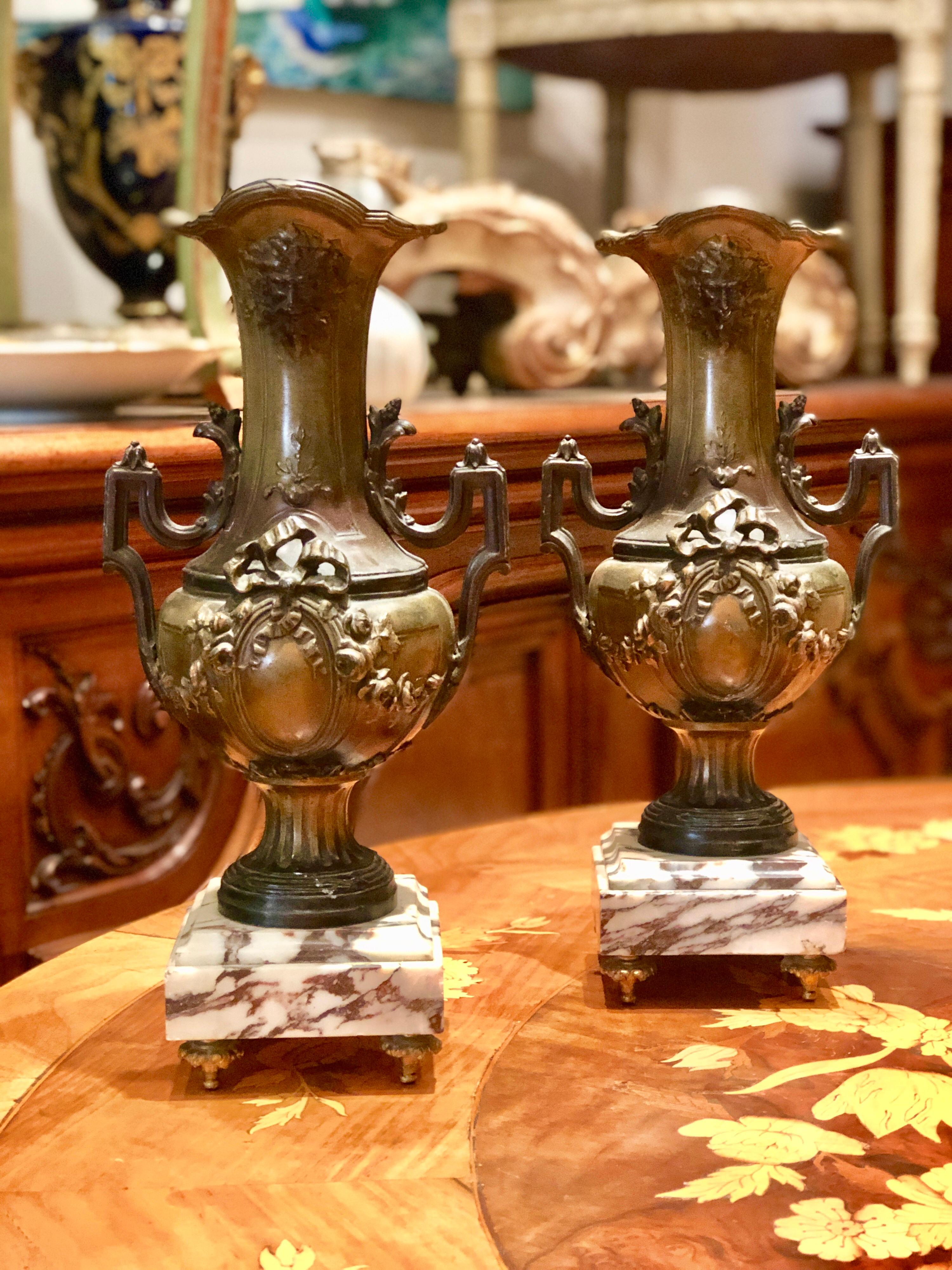 19th Century French Pair of Bronze Vases in Brown Patina on Marble Base For Sale 2
