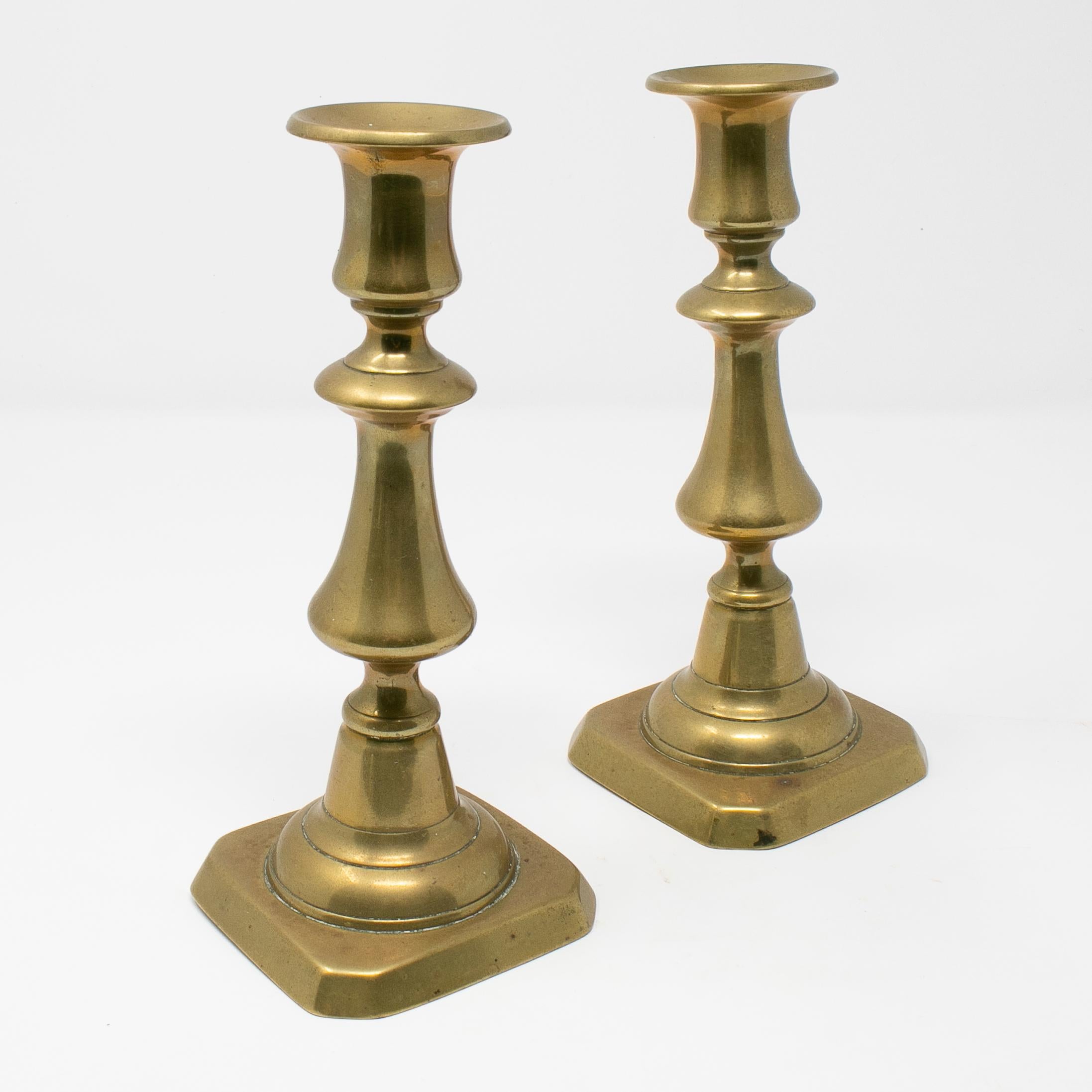 19th Century French Pair of Candlesticks In Good Condition In Marbella, ES