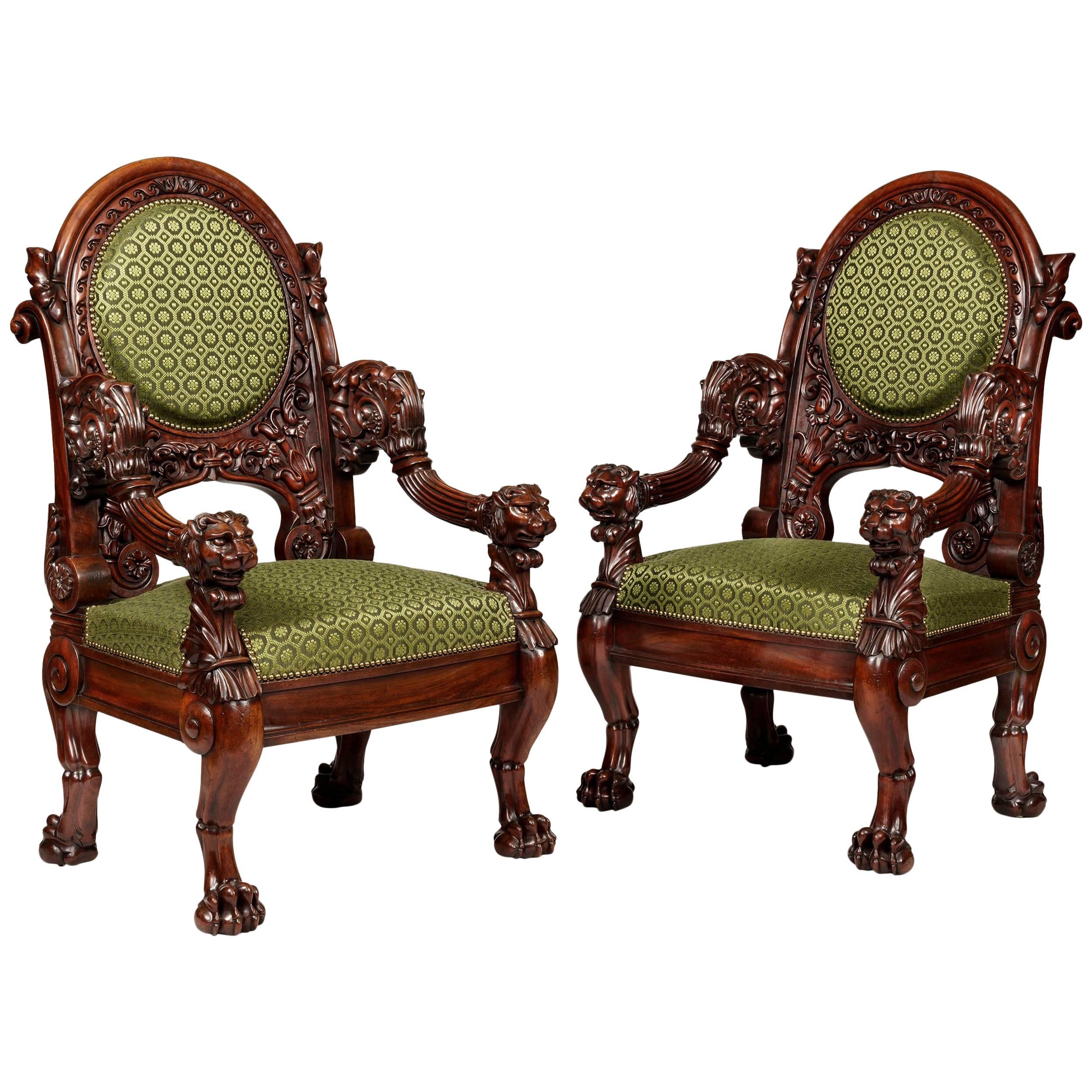 Französisches Paar geschnitzter Sessel aus Mahagoni und grünem Rosshaar-Stoff aus dem 19. Jahrhundert