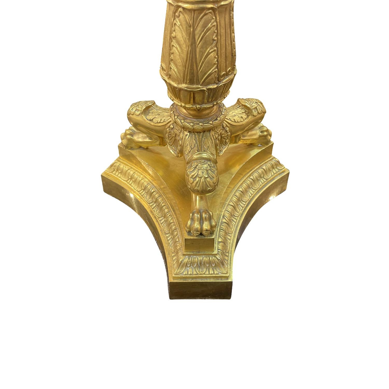 Métal Paire de bougeoirs en bronze Charles X du 19e siècle - Lights antiques en vente