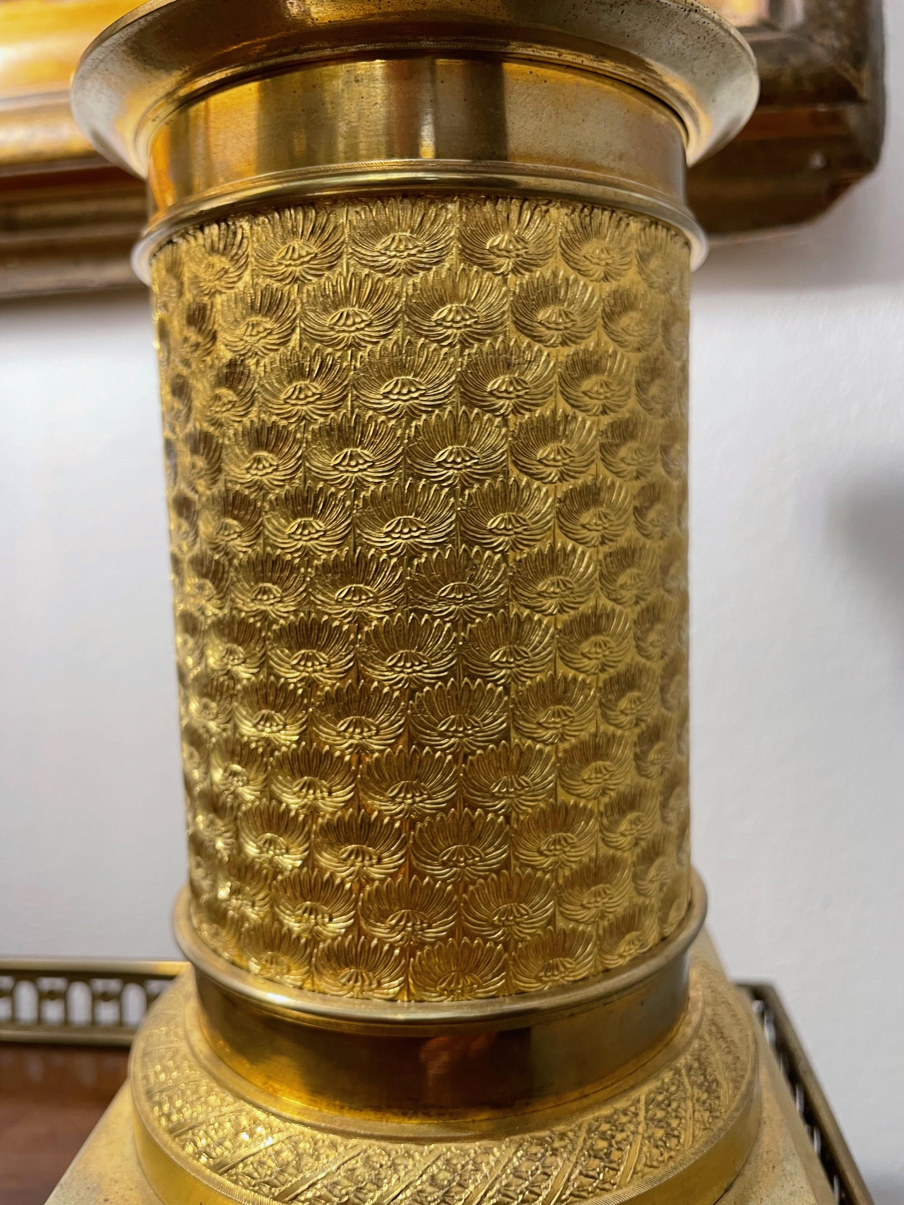 Paar französische Empire-Kandelaber des 19. Jahrhunderts, vergoldete Flambeaux mit Putten, vergoldet im Angebot 3