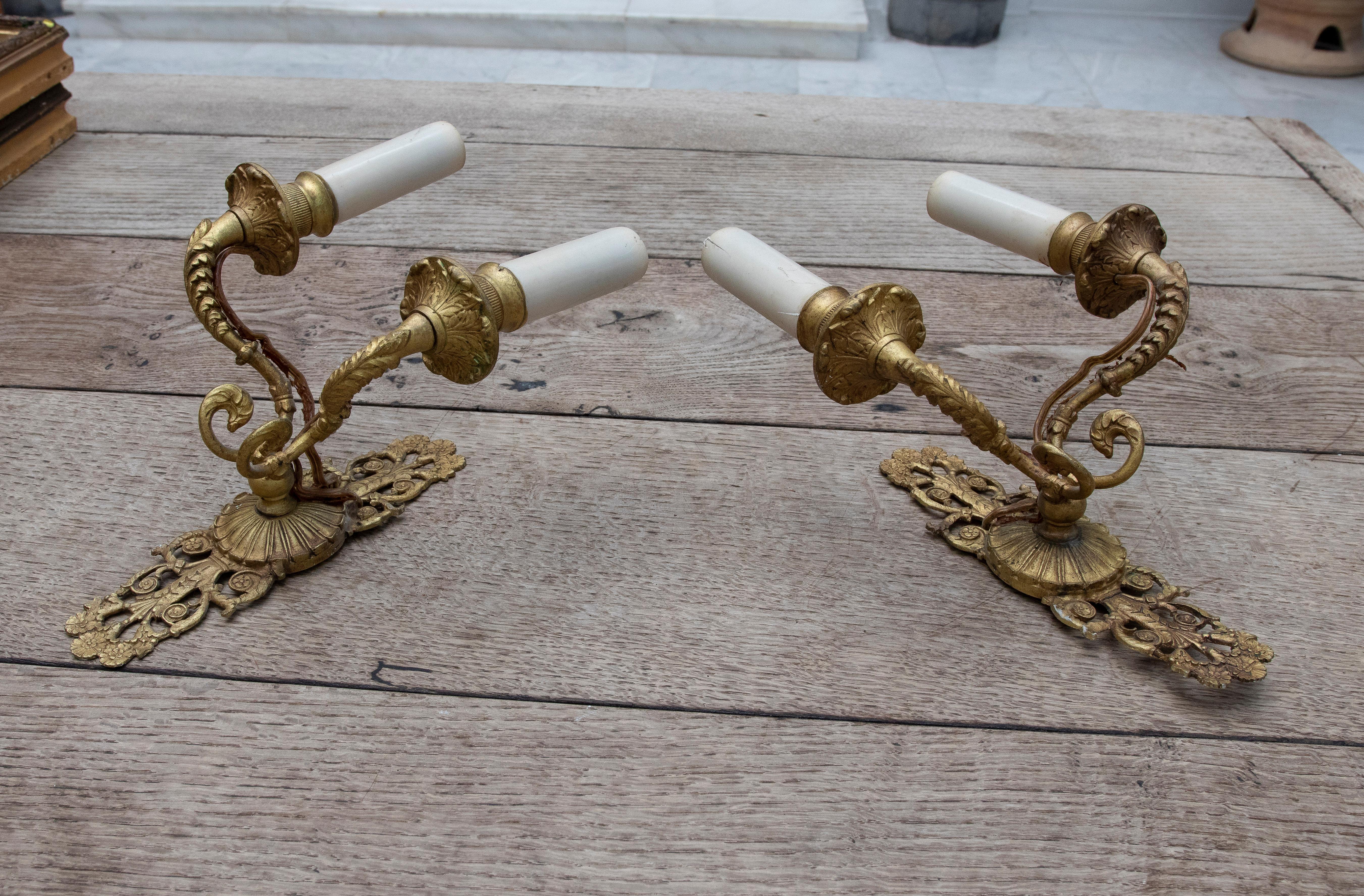 19th Century French Pair of Gilt Bronze Sconces In Good Condition For Sale In Marbella, ES