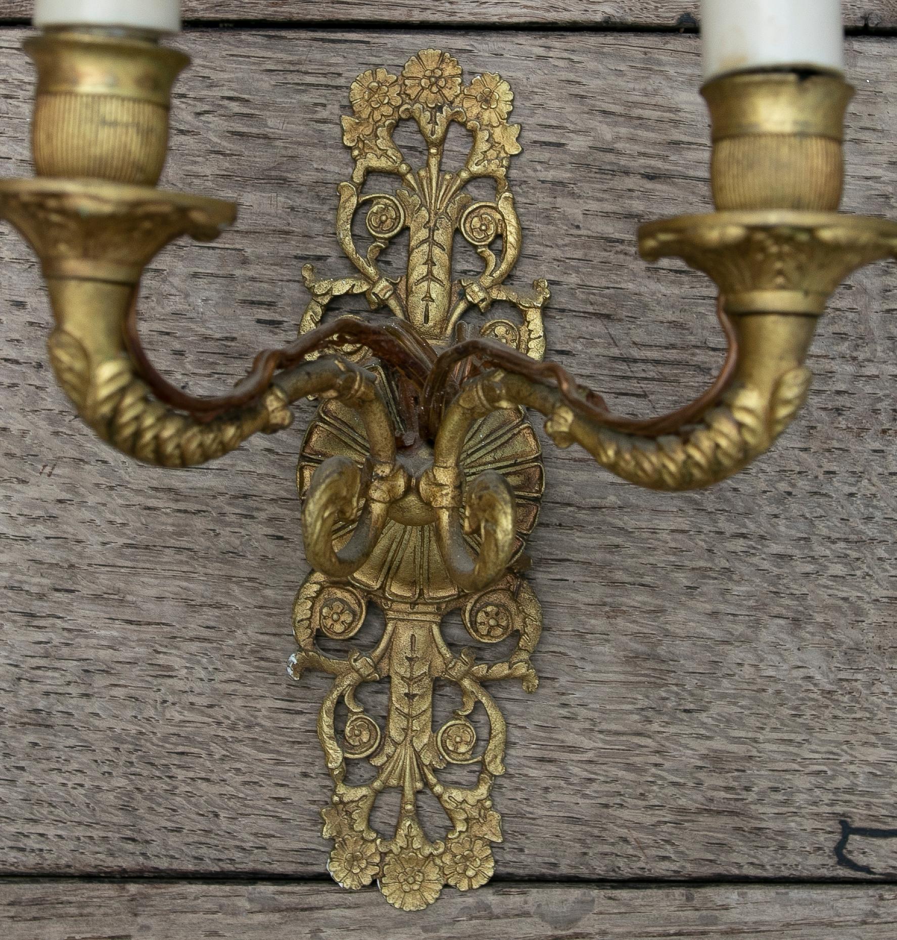 Paire d'Appliques Françaises du 19ème Siècle en Bronze Doré en vente 5