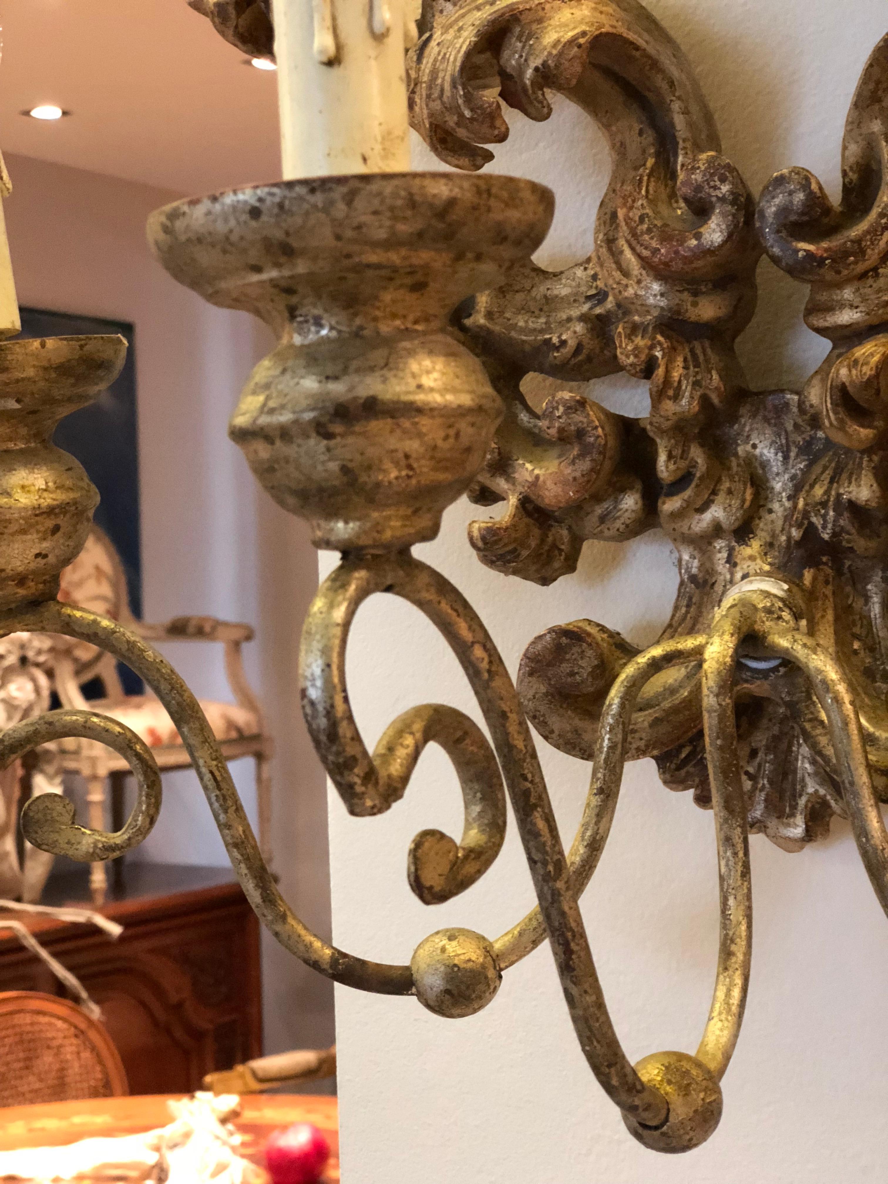 19th Century French Pair of Hand Carved Giltwood Sconces (Französisch)