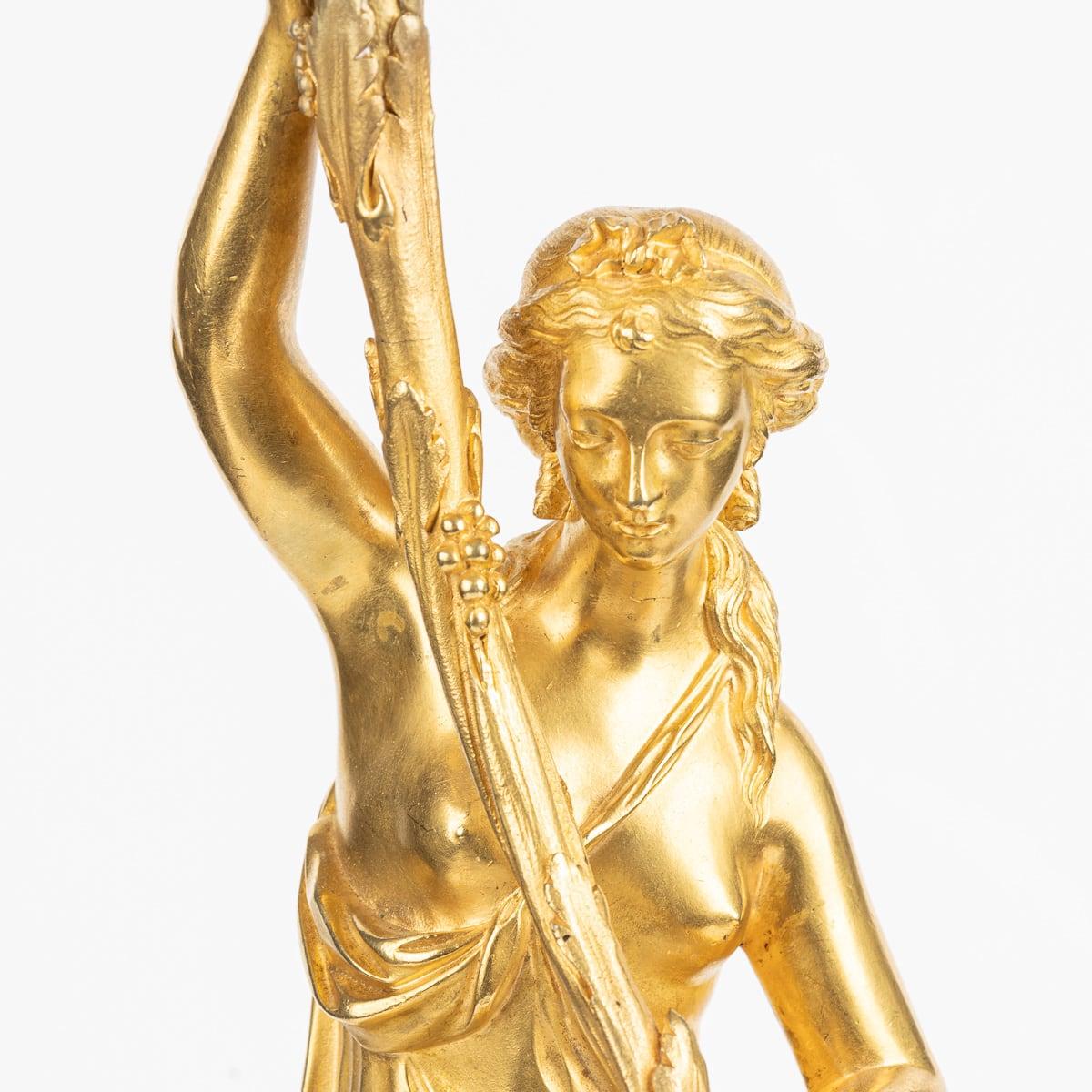 Coppia di candelabri a cinque luci in stile Luigi Xvi del XIX secolo, in Ormolu, 1880 ca. in vendita 4