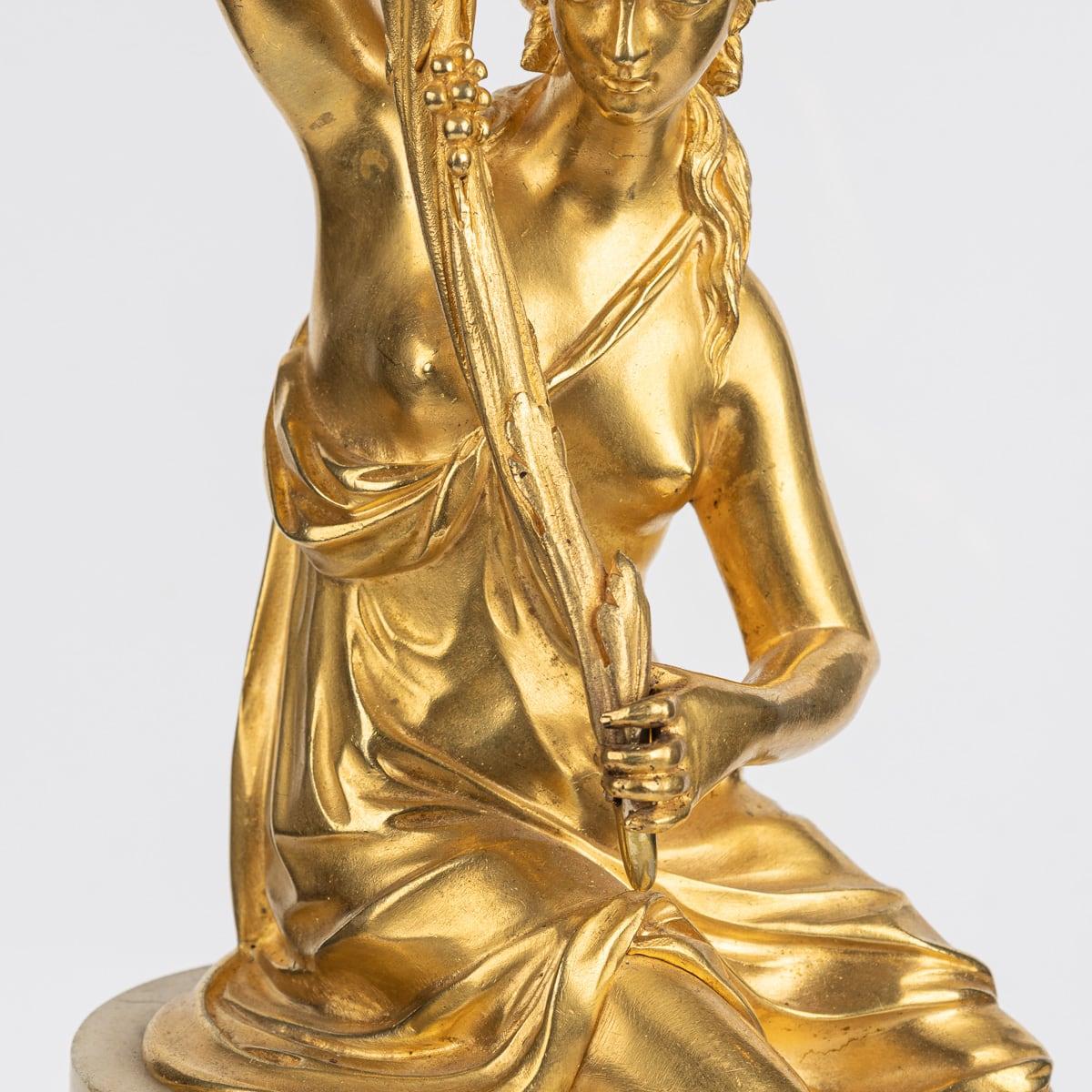 Coppia di candelabri a cinque luci in stile Luigi Xvi del XIX secolo, in Ormolu, 1880 ca. in vendita 5