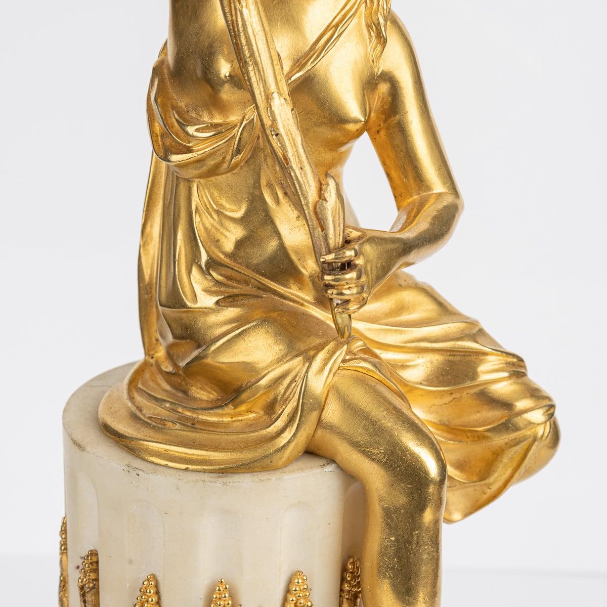Coppia di candelabri a cinque luci in stile Luigi Xvi del XIX secolo, in Ormolu, 1880 ca. in vendita 6