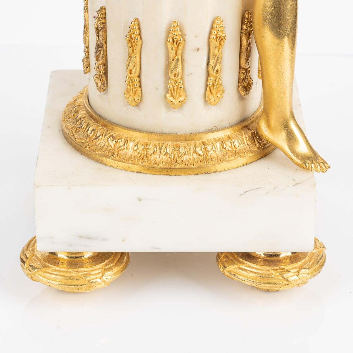 Coppia di candelabri a cinque luci in stile Luigi Xvi del XIX secolo, in Ormolu, 1880 ca. in vendita 8