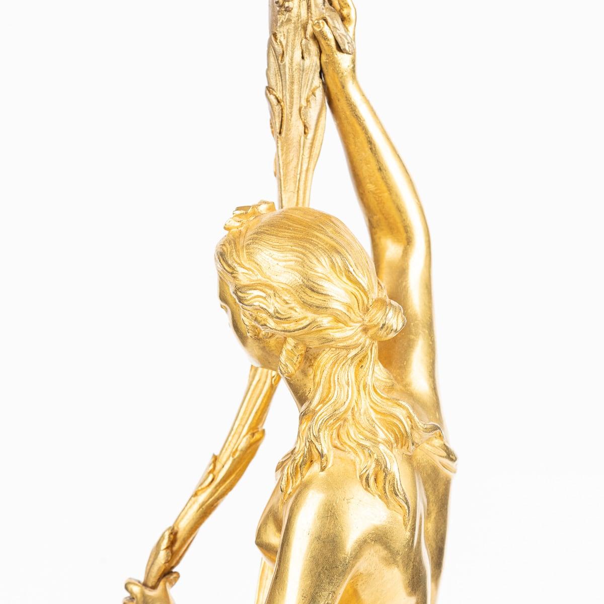 Coppia di candelabri a cinque luci in stile Luigi Xvi del XIX secolo, in Ormolu, 1880 ca. in vendita 11