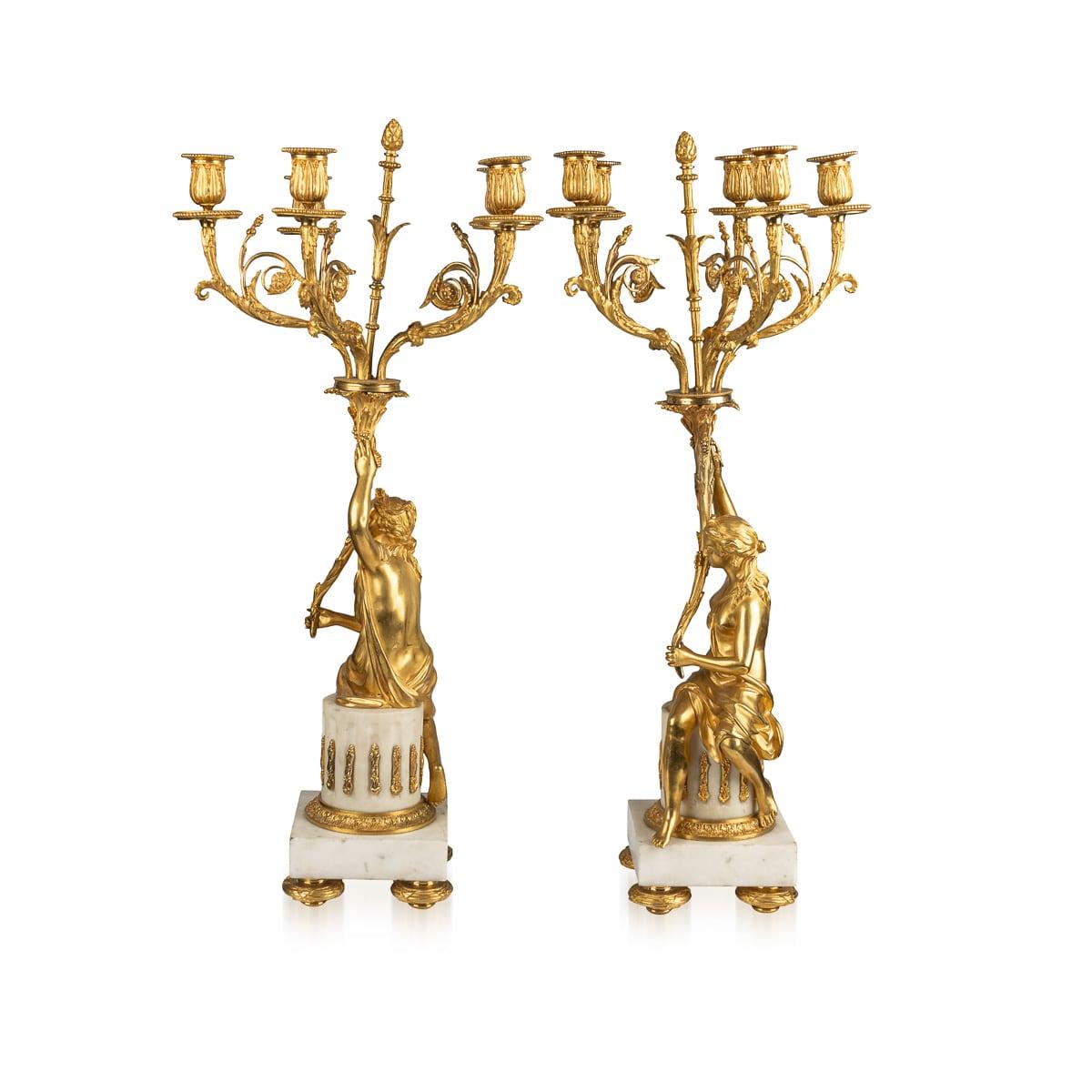 Altro Coppia di candelabri a cinque luci in stile Luigi Xvi del XIX secolo, in Ormolu, 1880 ca. in vendita