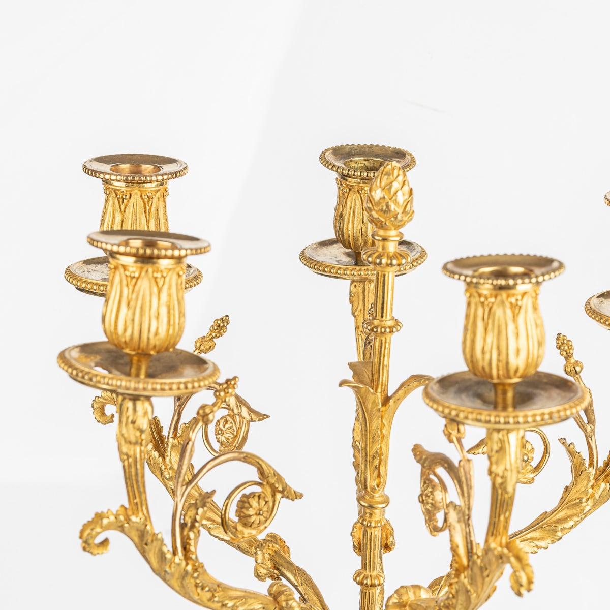 XX secolo Coppia di candelabri a cinque luci in stile Luigi Xvi del XIX secolo, in Ormolu, 1880 ca. in vendita