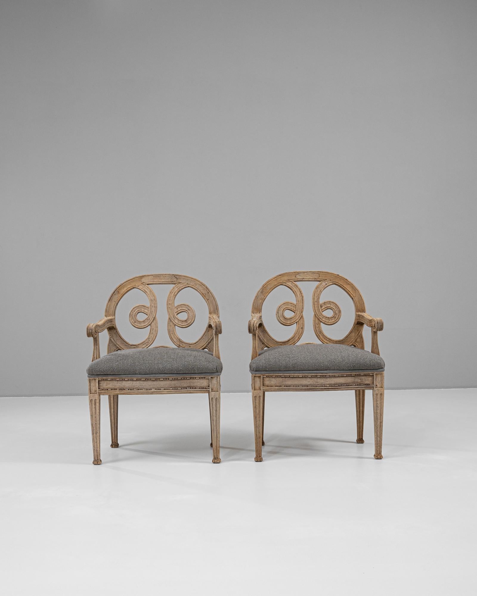 Pareja De Sillones Franceses Del Siglo XIX De Roble Con Asientos Tapizados en Bueno estado para la venta en High Point, NC