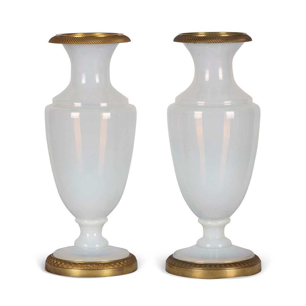 19th Century French Pair of Ormolu Mounted Opaline Vases, C.1820 In Good Condition In Royal Tunbridge Wells, Kent