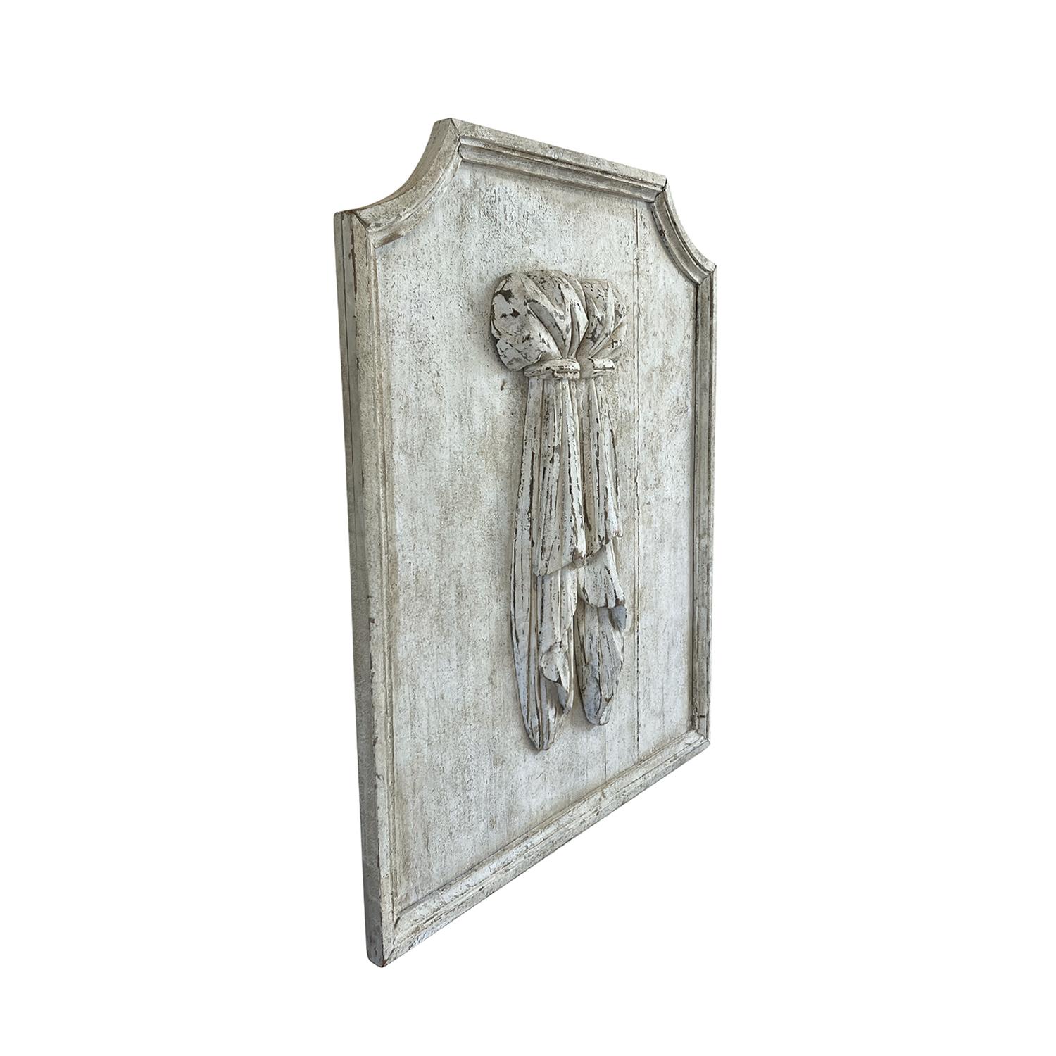 French Provincial 19th Century French Pair of Provincial Pinewood Wall Panels - Antique Reliefs For Sale