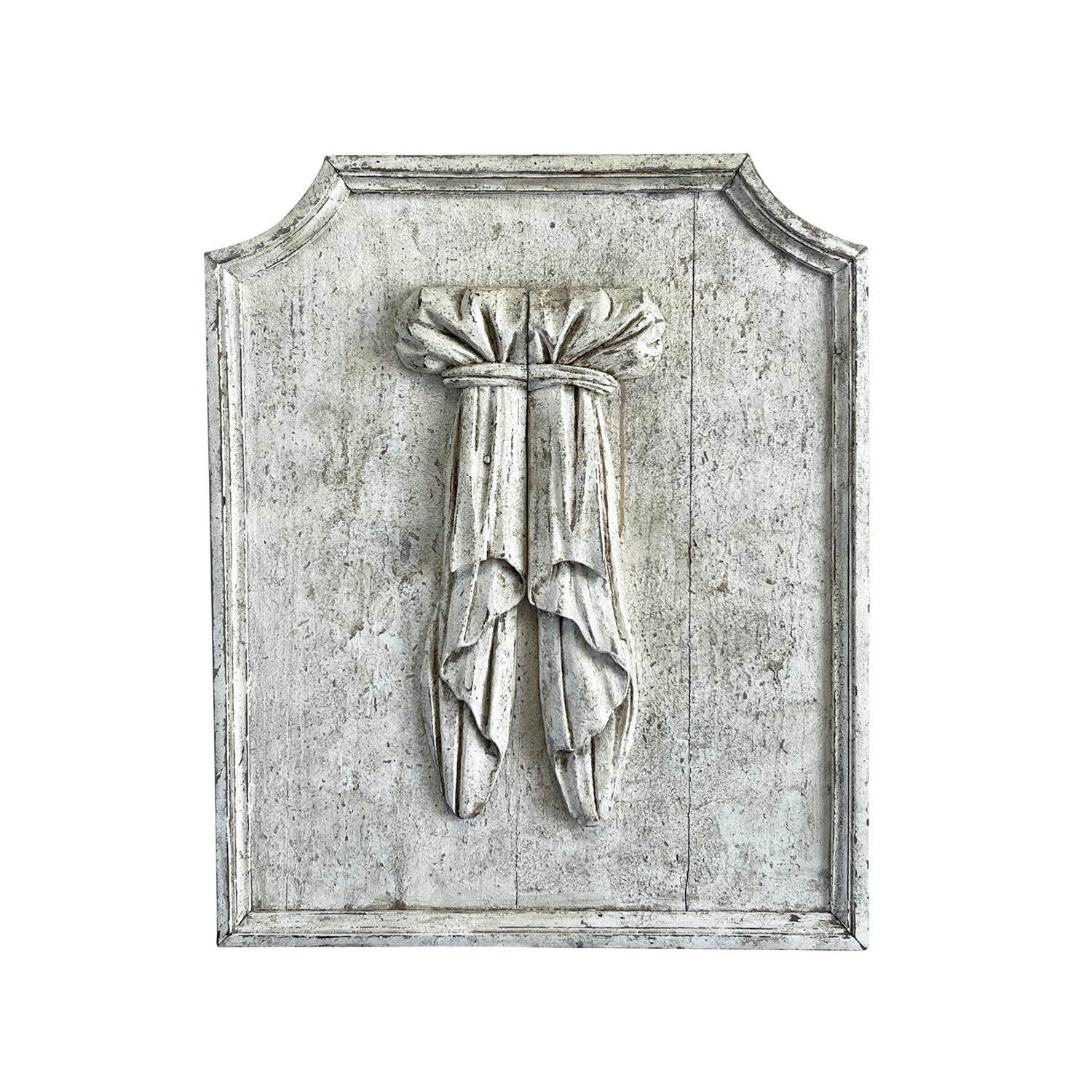 19th Century French Pair of Provincial Pinewood Wall Panels - Antique Reliefs For Sale 1