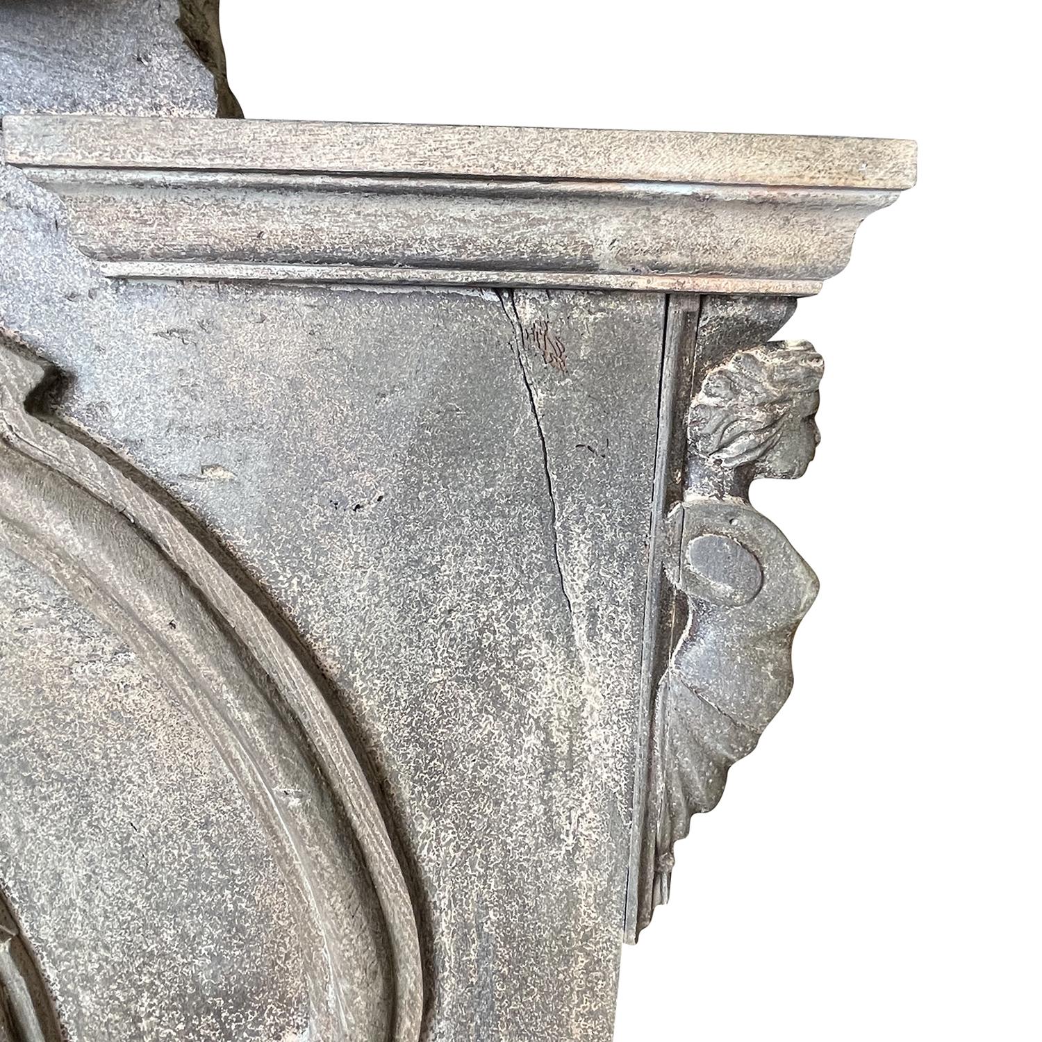 Paire de miroirs de boisserie en noyer de style baroque du 19e siècle en vente 1