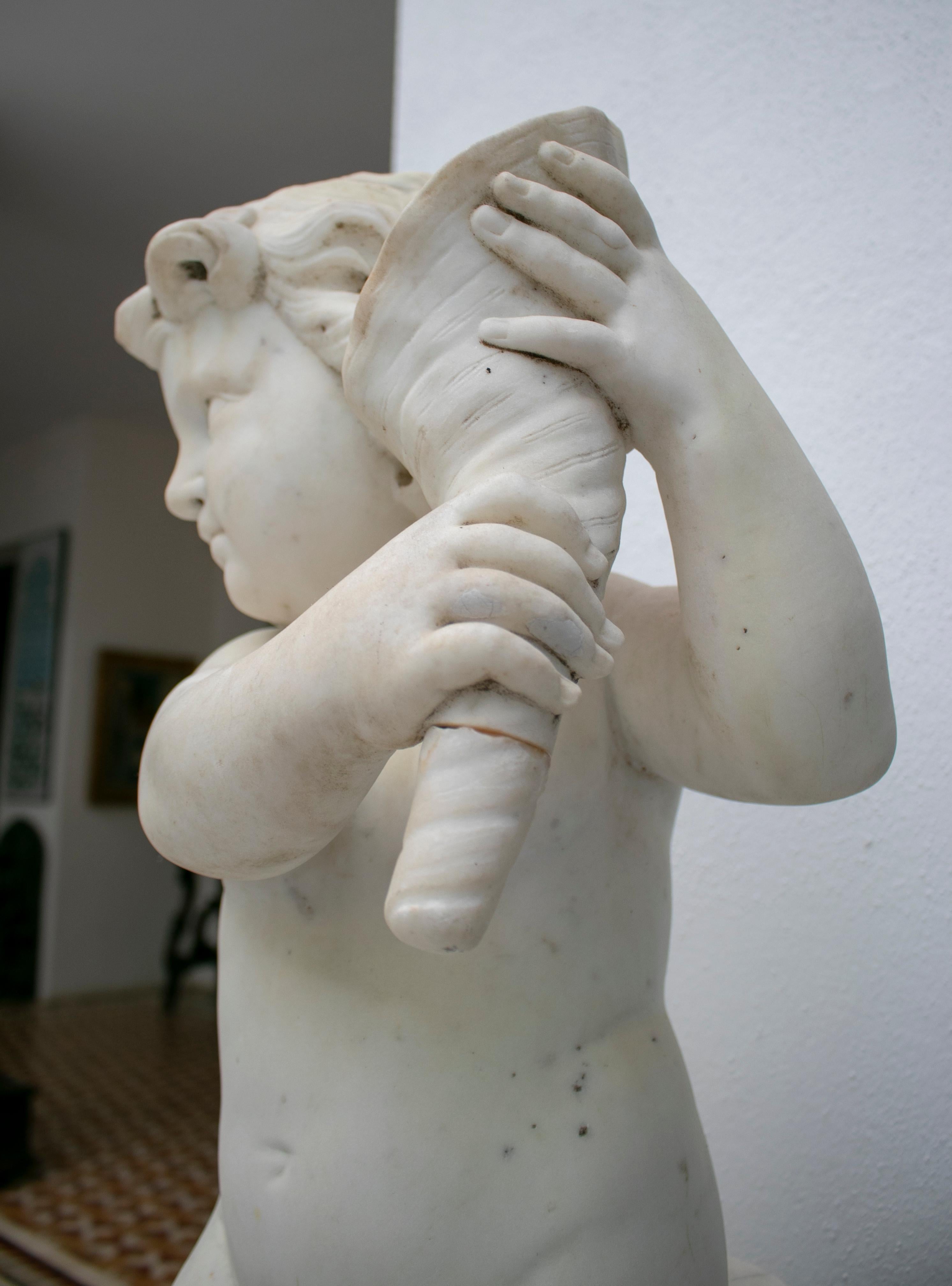 Paire de sculptures d'enfants en marbre blanc de Carrare du 19ème siècle en vente 9