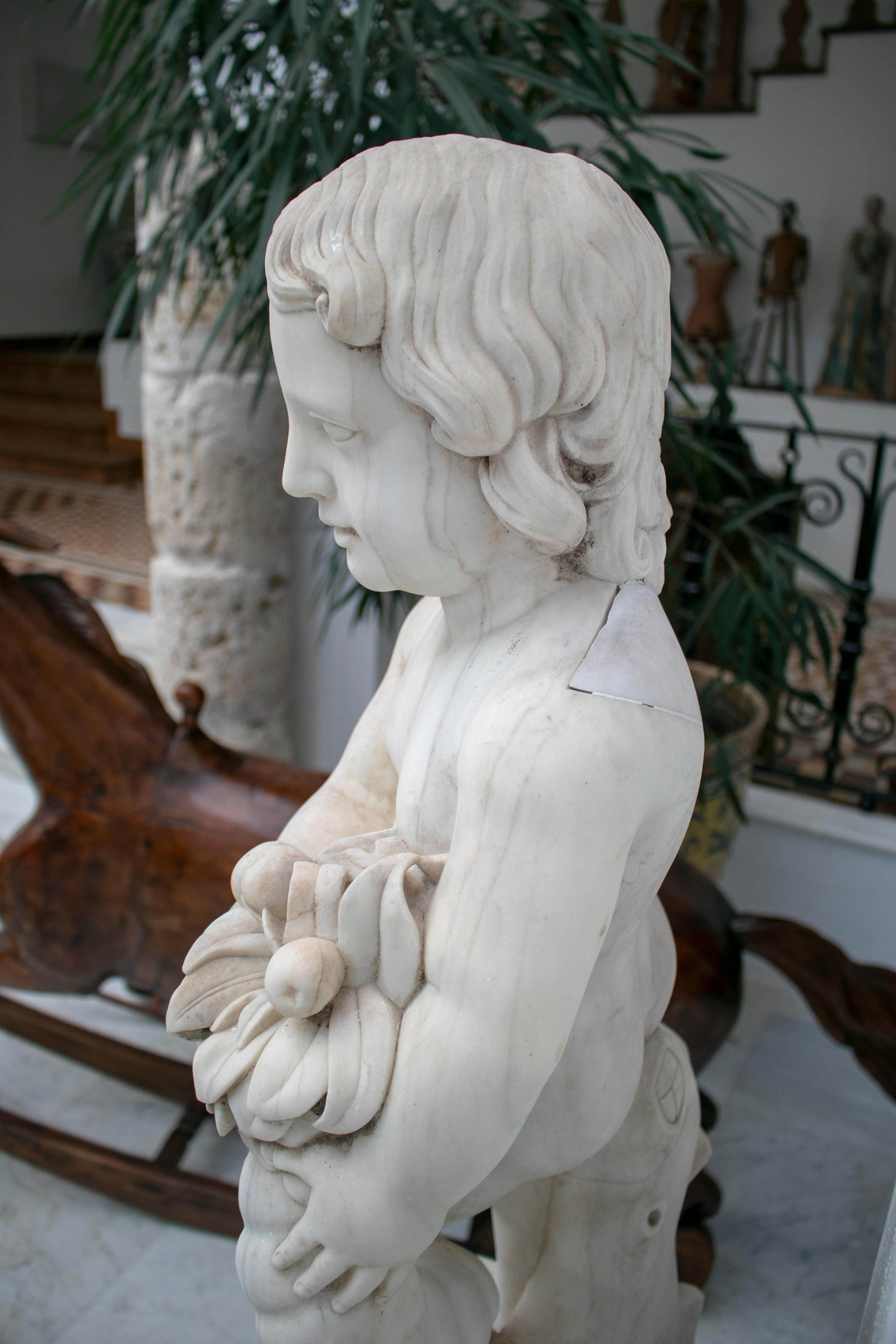 19th Century French Pair of White Carrara Marble Child Sculptures In Good Condition For Sale In Marbella, ES