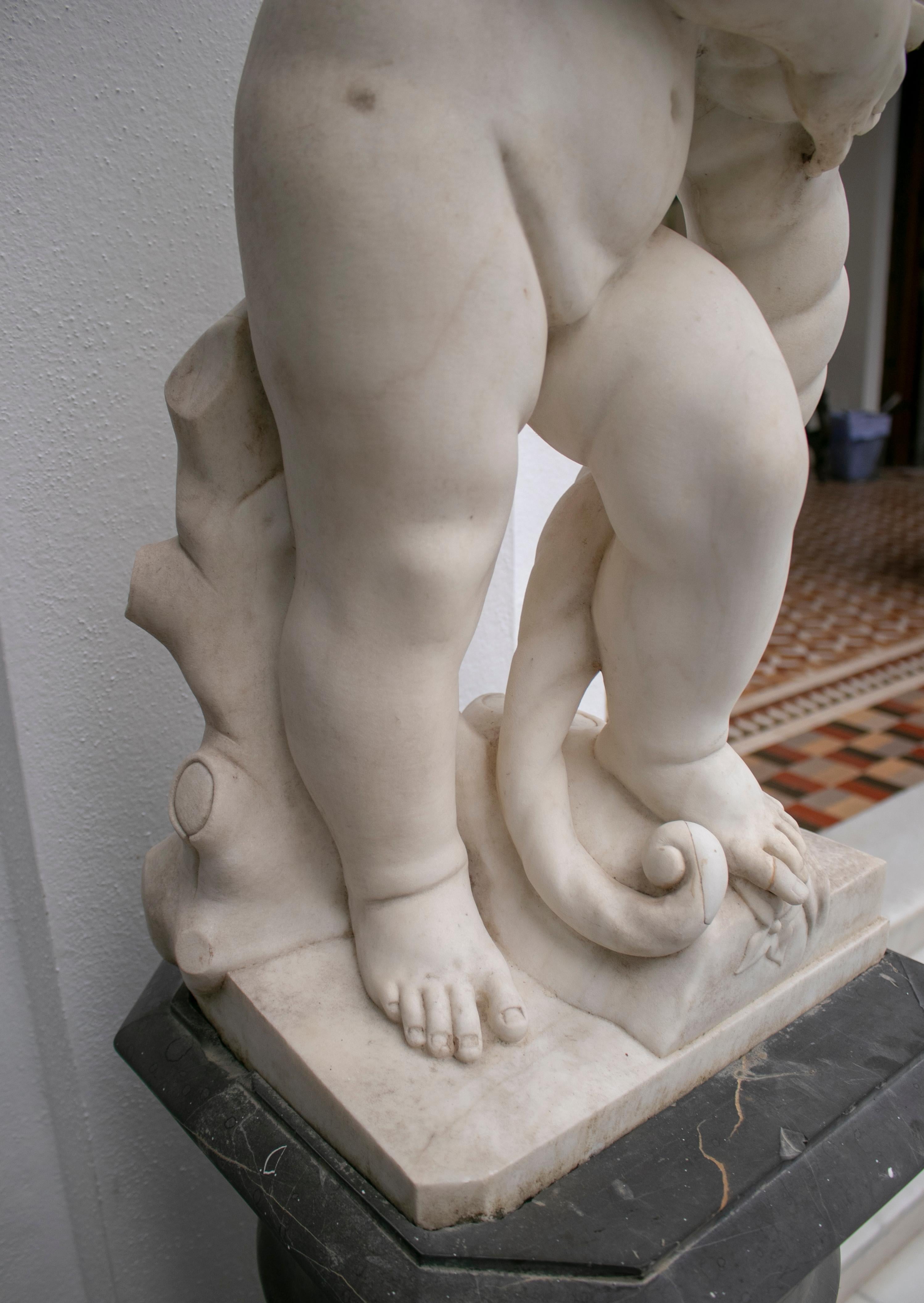 19th Century French Pair of White Carrara Marble Child Sculptures For Sale 2