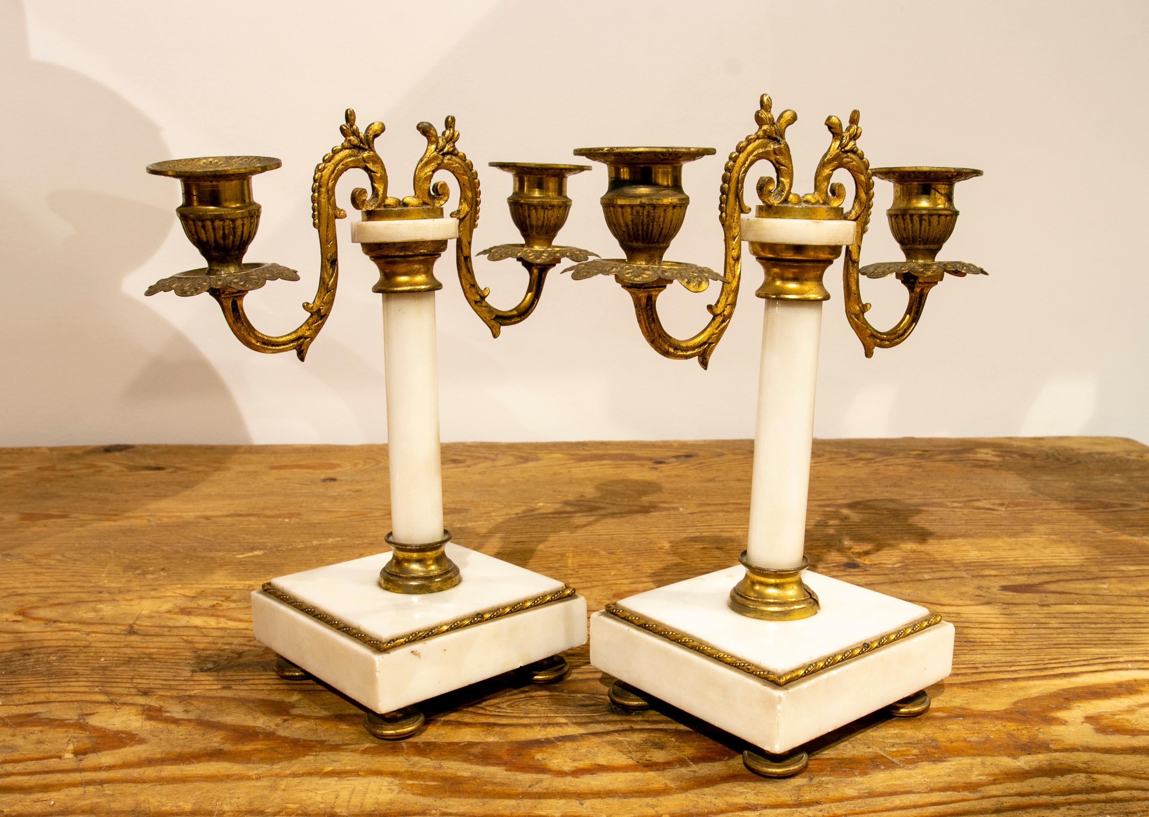 19th Century French Pair of White Marble and Gilded Bronze Candlesticks For Sale 2