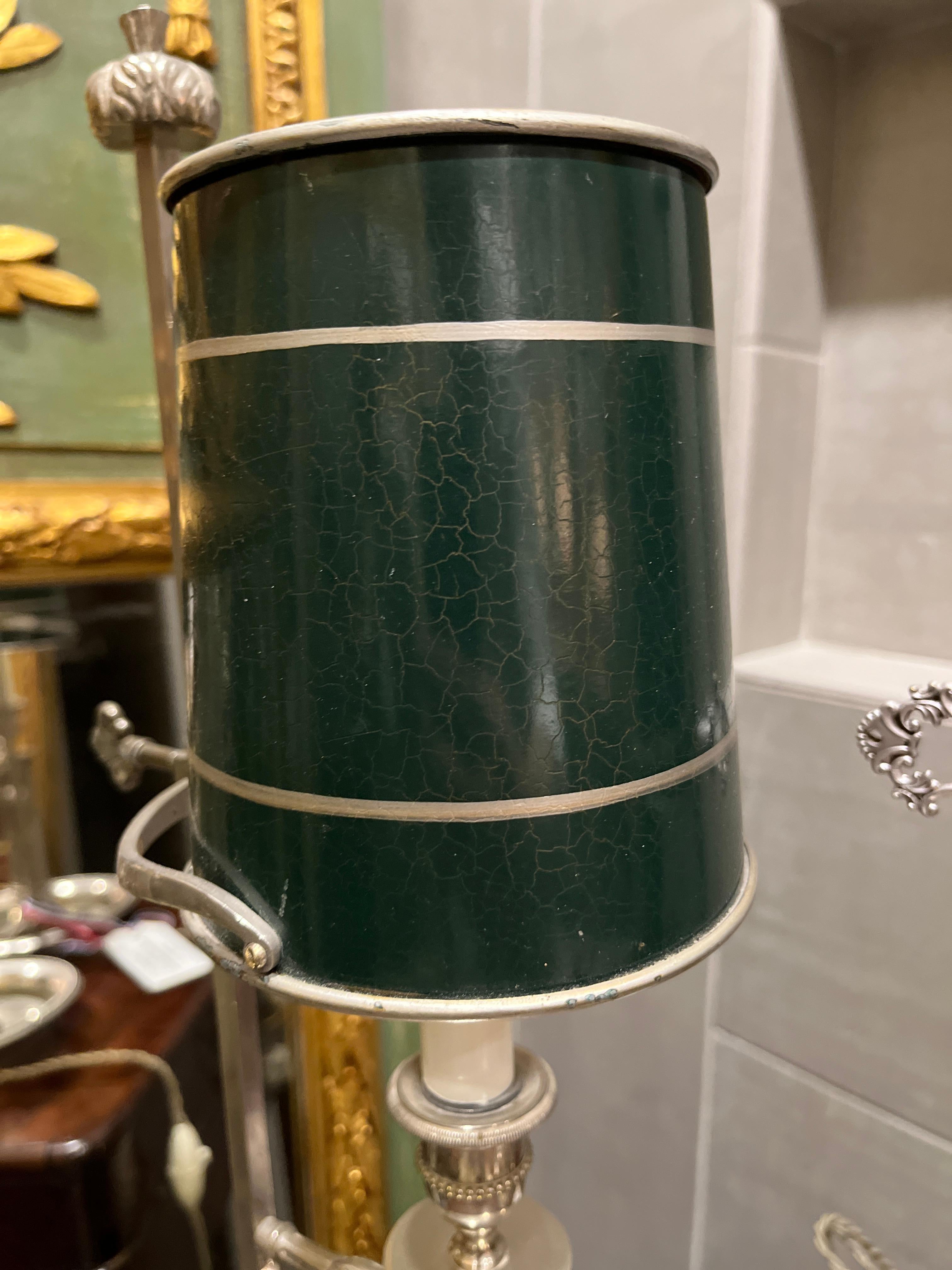 Paar französische Bouillotte-Lampen aus Silberblech des 19. Jahrhunderts im Angebot 1