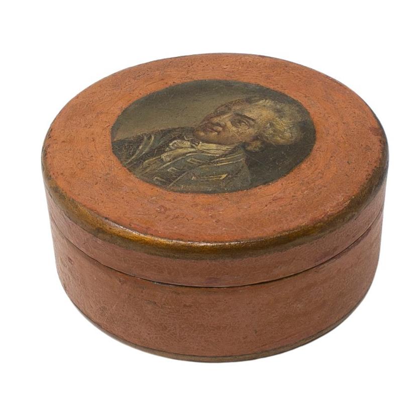 19th Century French Papier Mâché Box with Painted Portrait In Good Condition For Sale In Marbella, ES