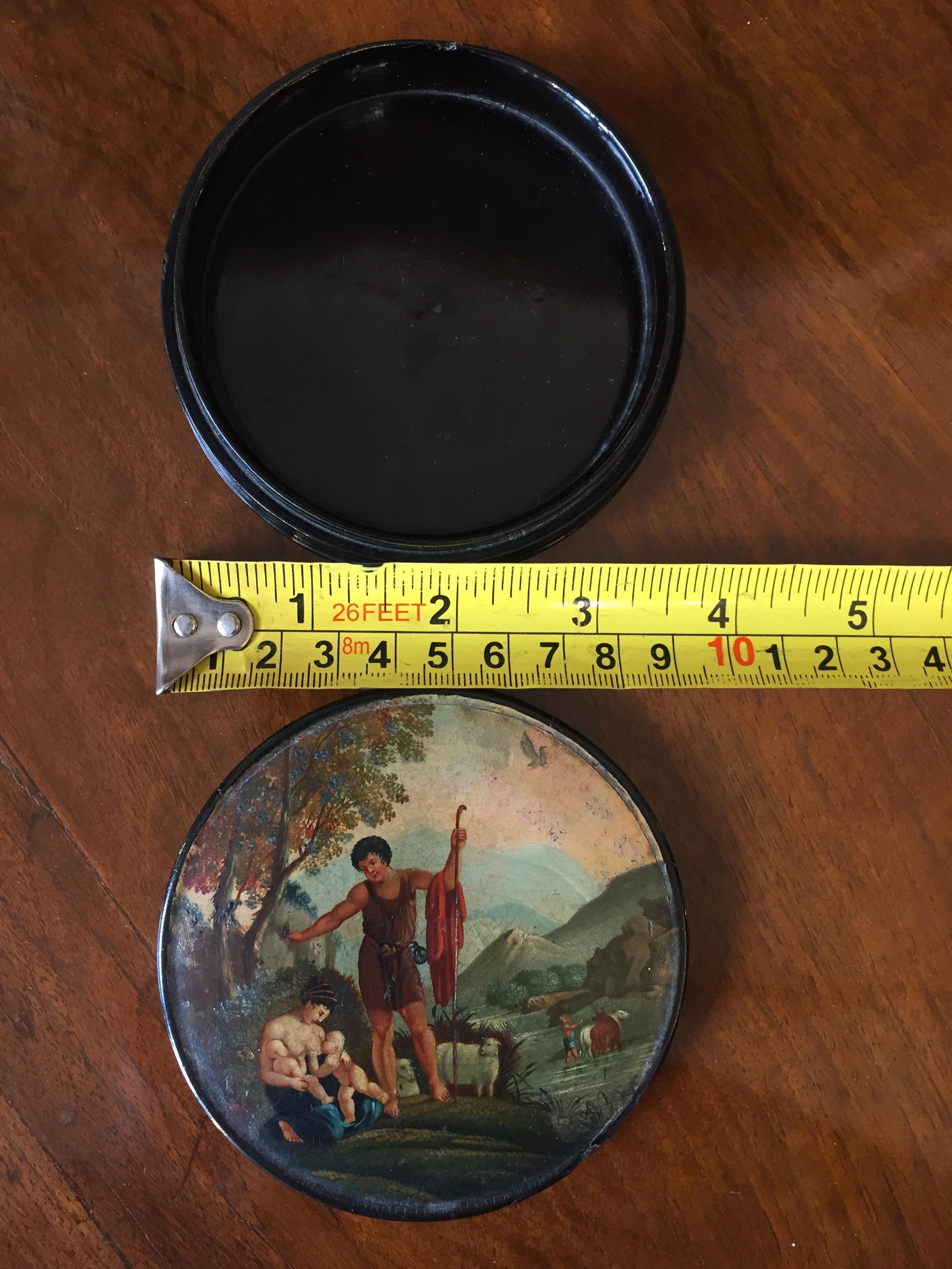 19th Century French Papier Maché Snuff Box with Landscape and Figures Painting In Good Condition For Sale In Milan, IT