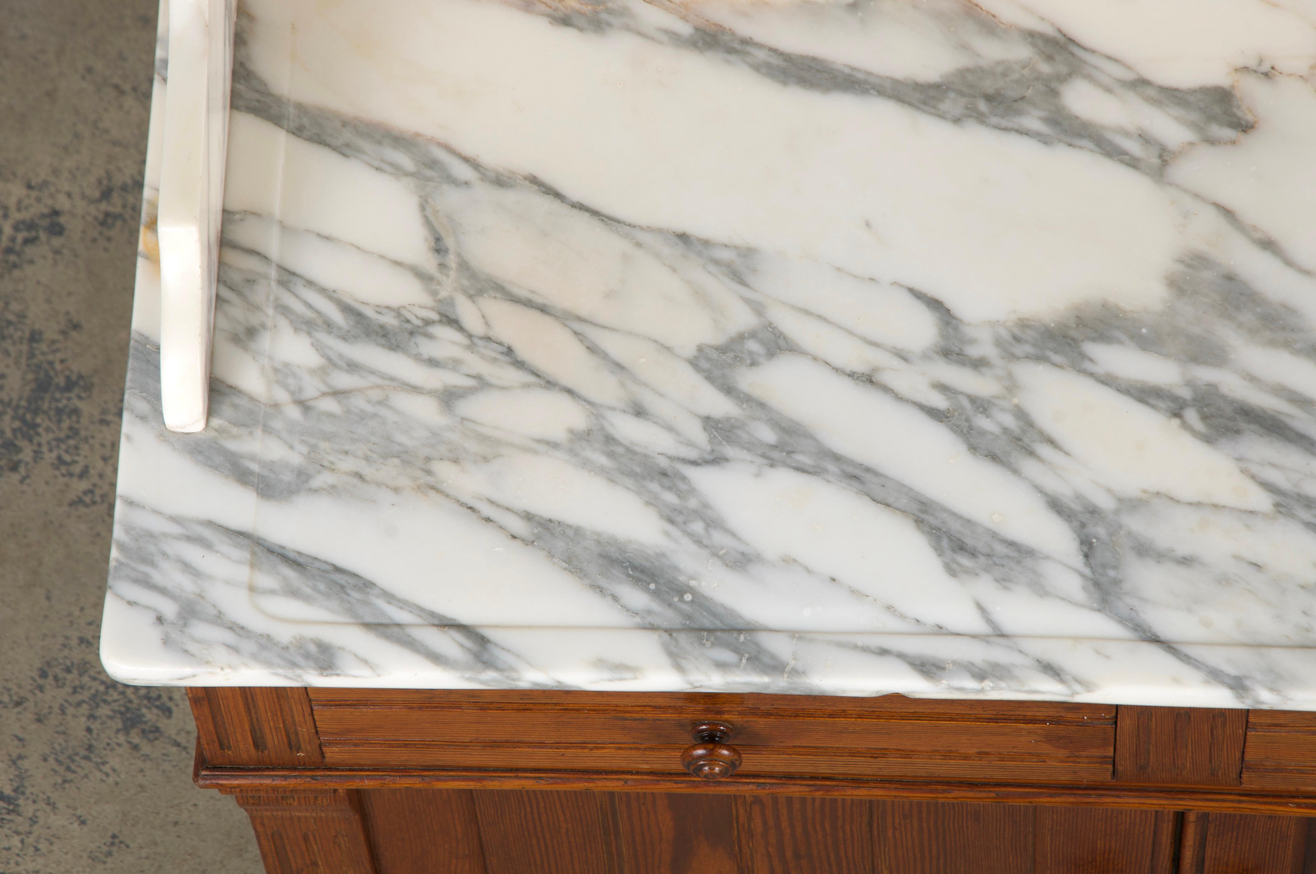 19th Century French Parisian Pine Wash Stand Vanity W/ Calacatta Viola Marble In Good Condition In Astoria, NY