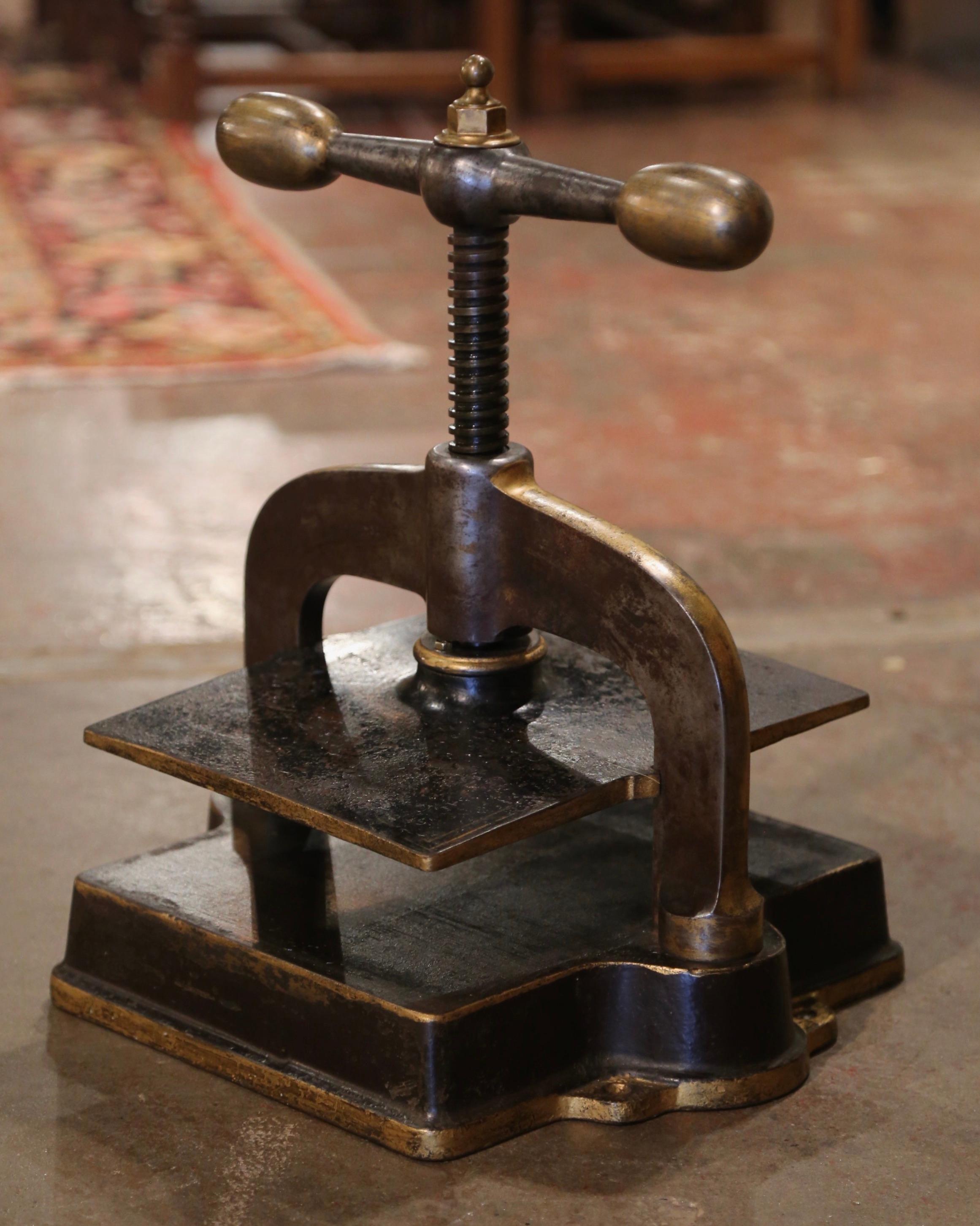 Doré Presse à reliure de livres française du 19ème siècle en bronze patiné et fer forgé doré en vente