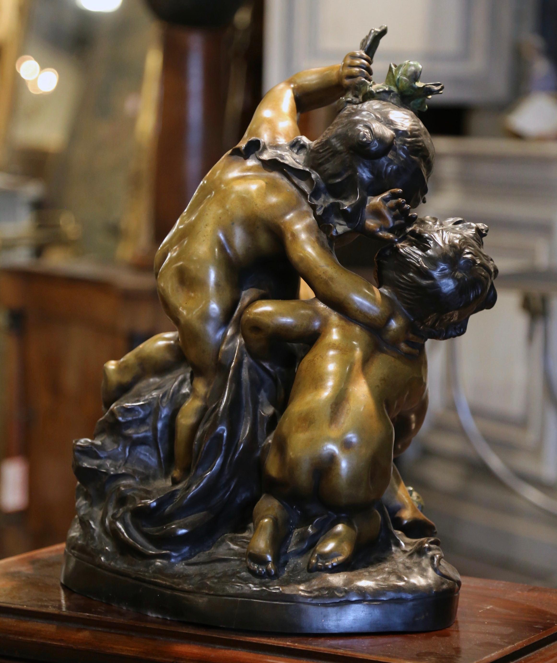 Bronzo Composizione di cherubini in bronzo patinato francese del XIX secolo, firmata Raphael Ch. Peyre in vendita