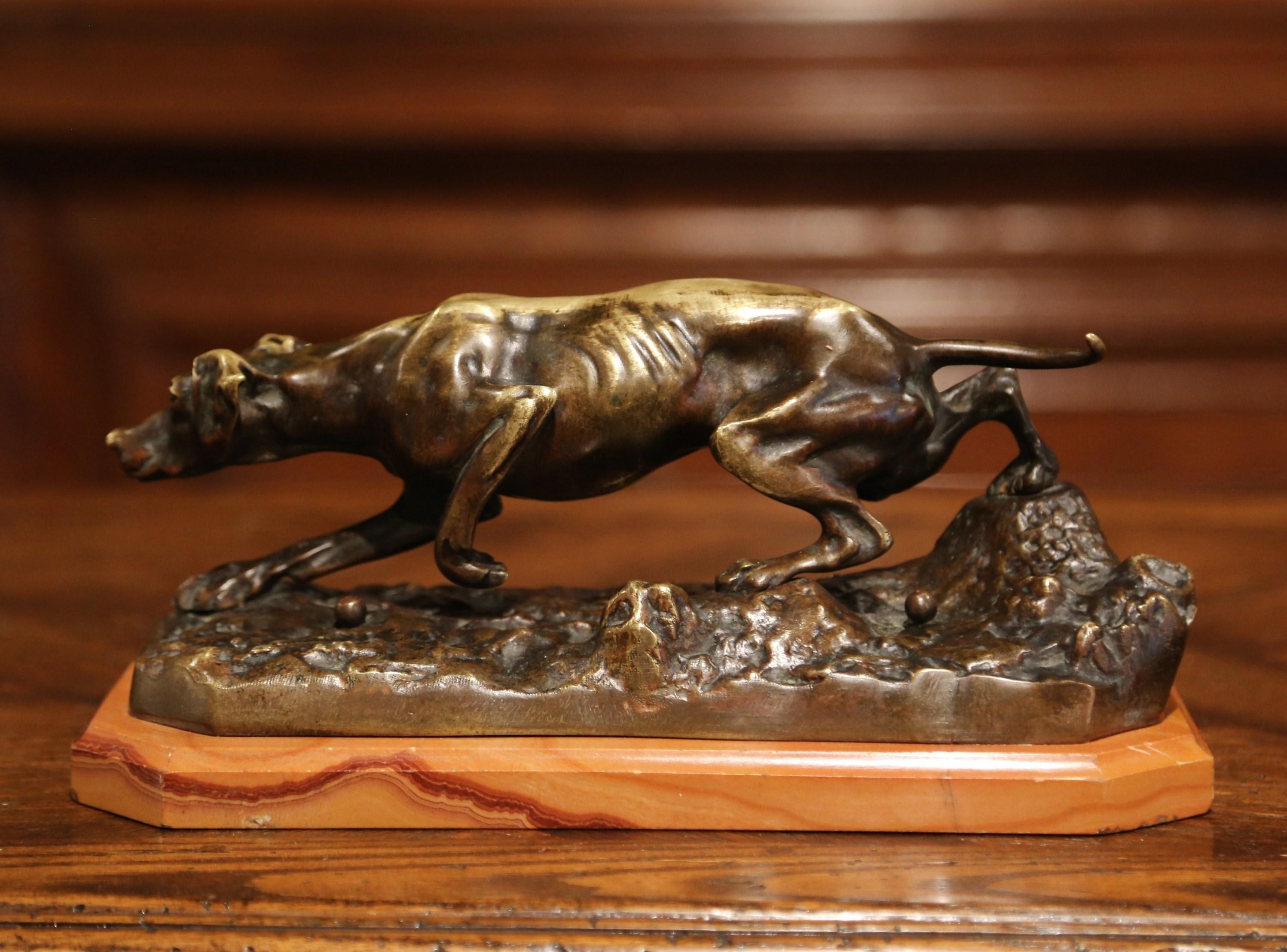 19th Century French Patinated Bronze Hunt Dog Sculpture on Beige Marble Base In Excellent Condition In Dallas, TX